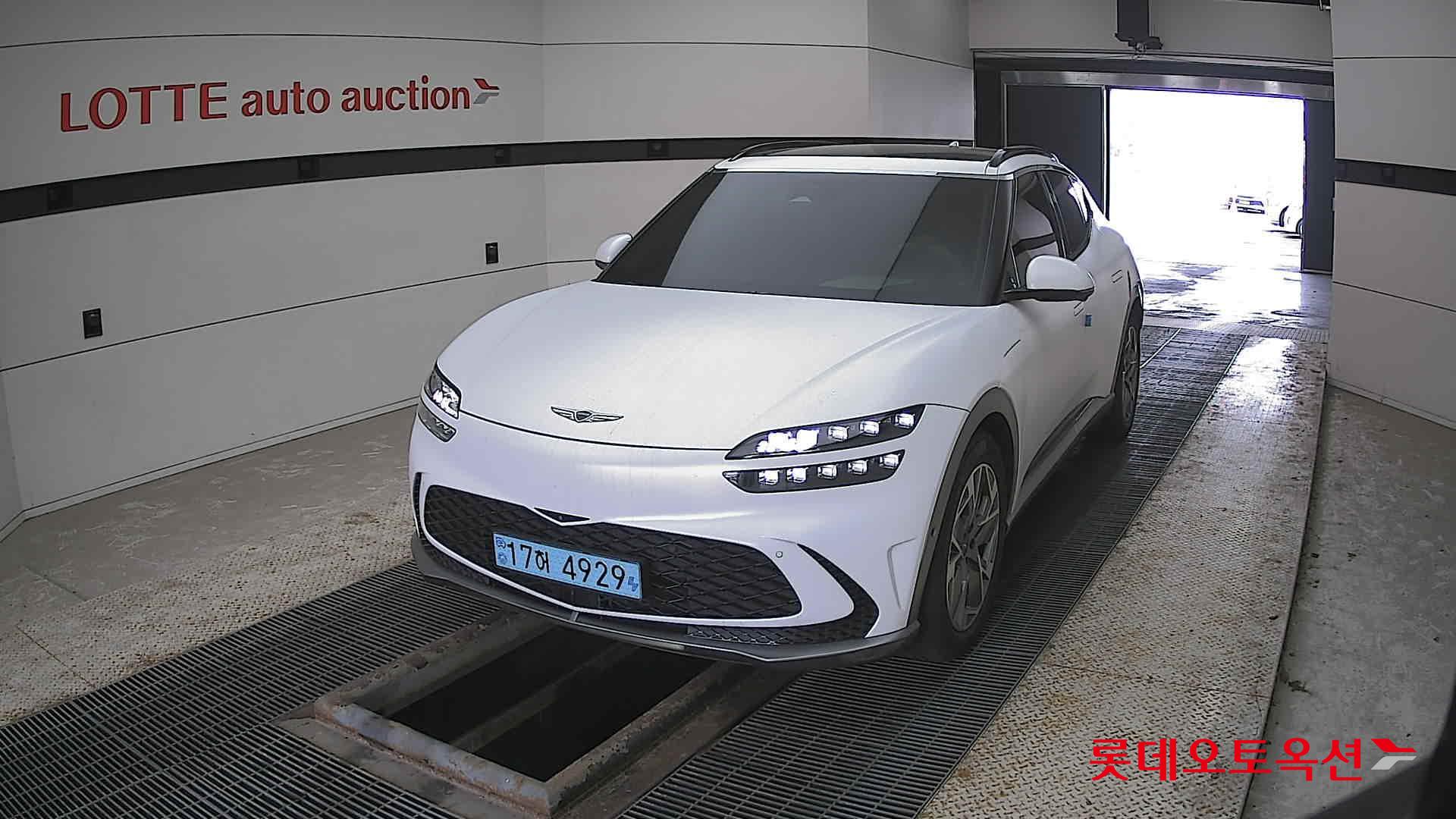 جينسس جي في 60