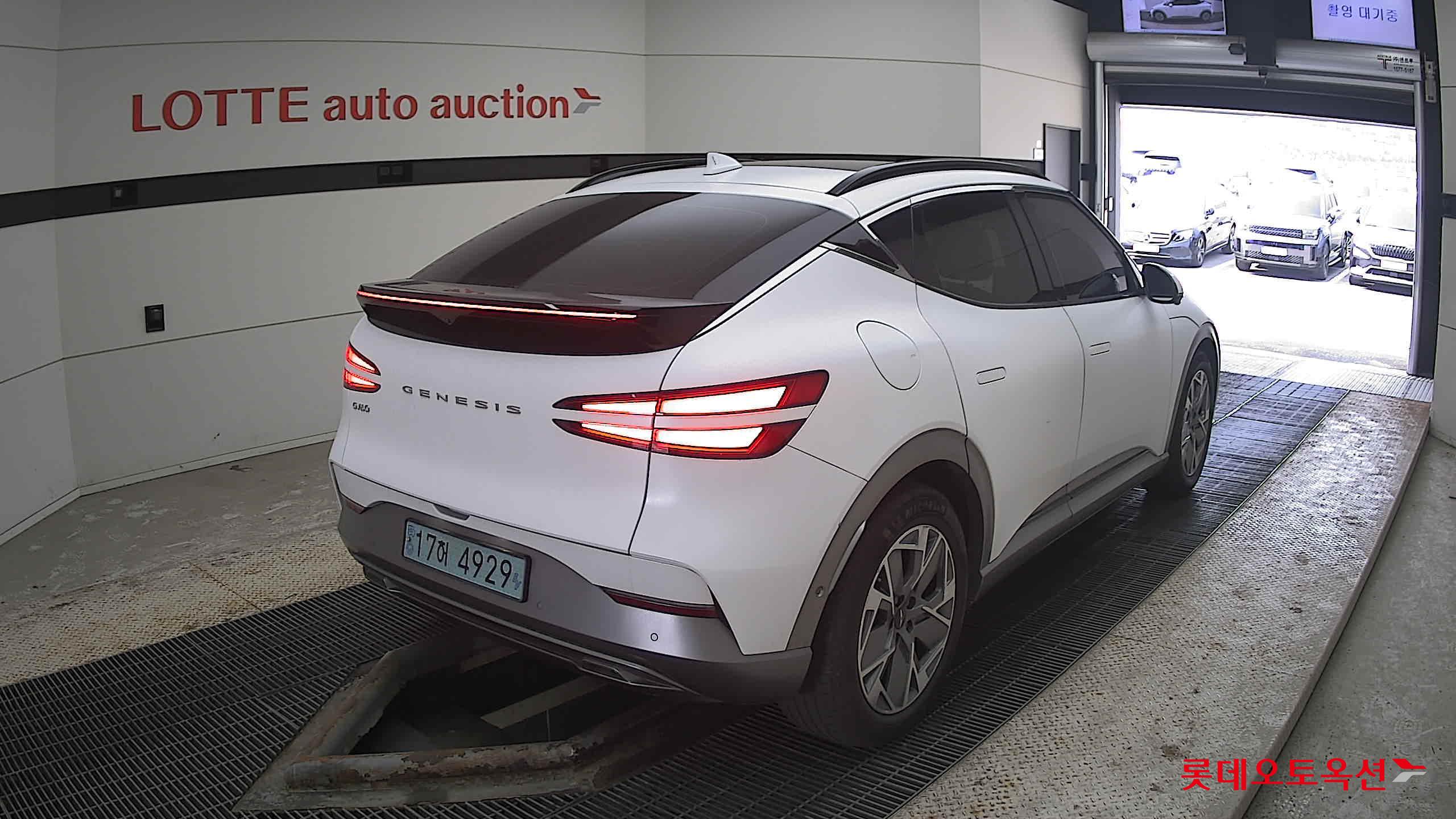 جينسس جي في 60