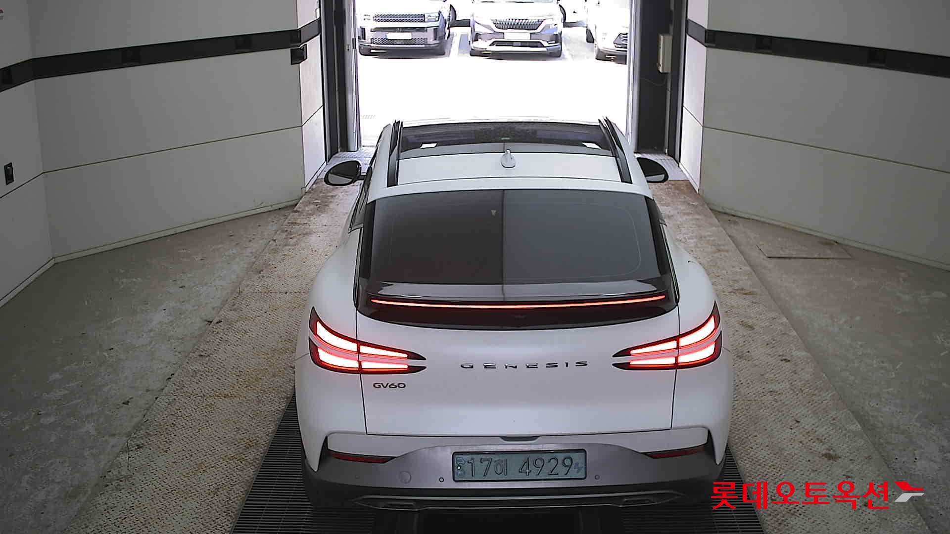 جينسس جي في 60