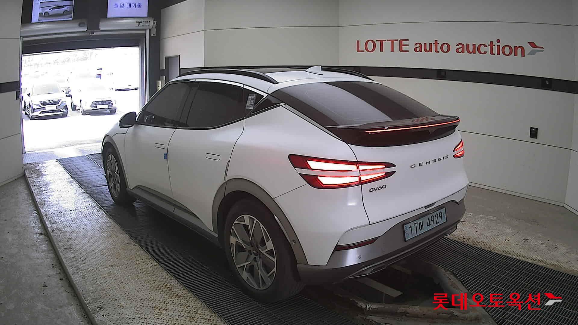 جينسس جي في 60