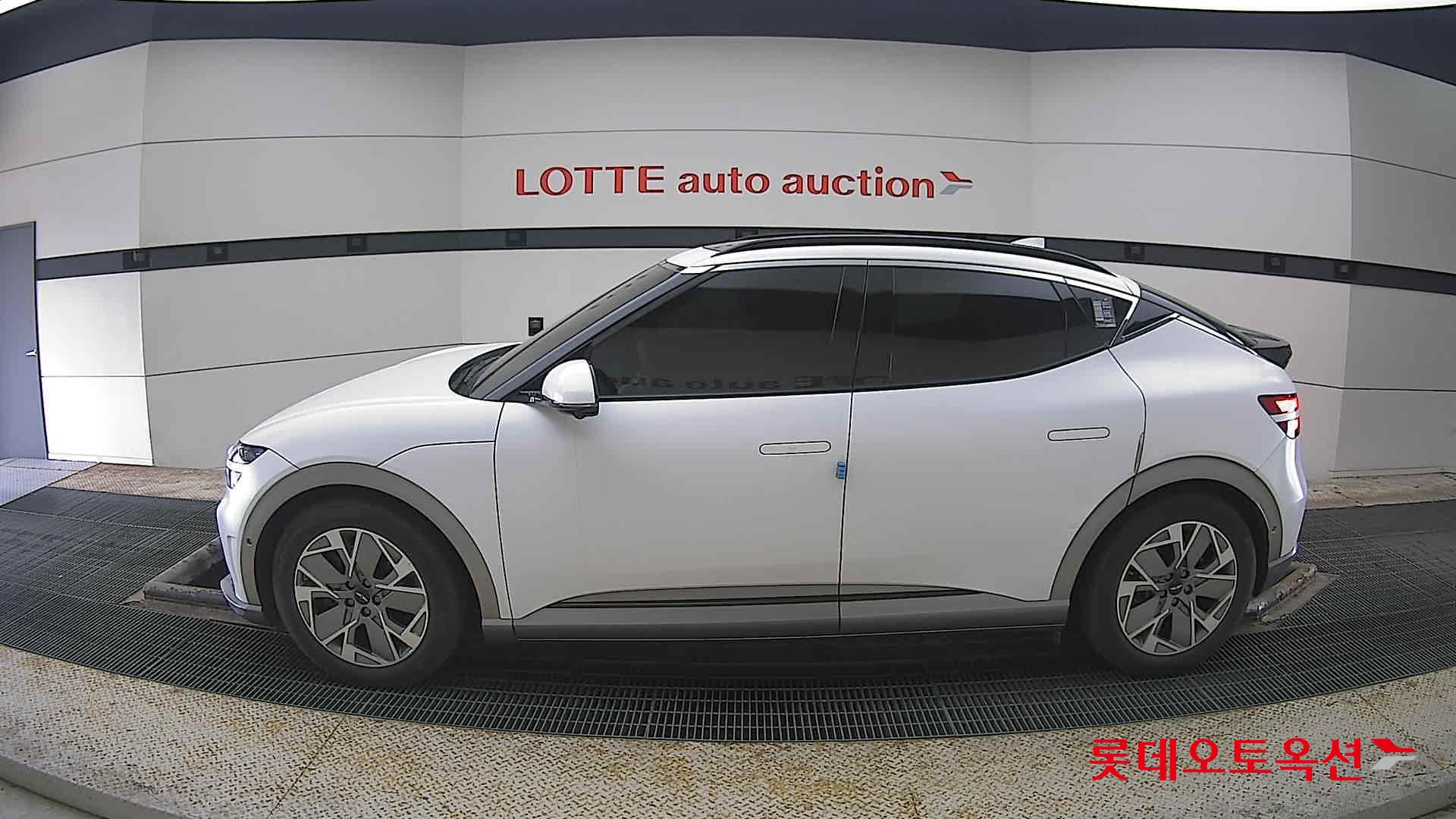 جينسس جي في 60