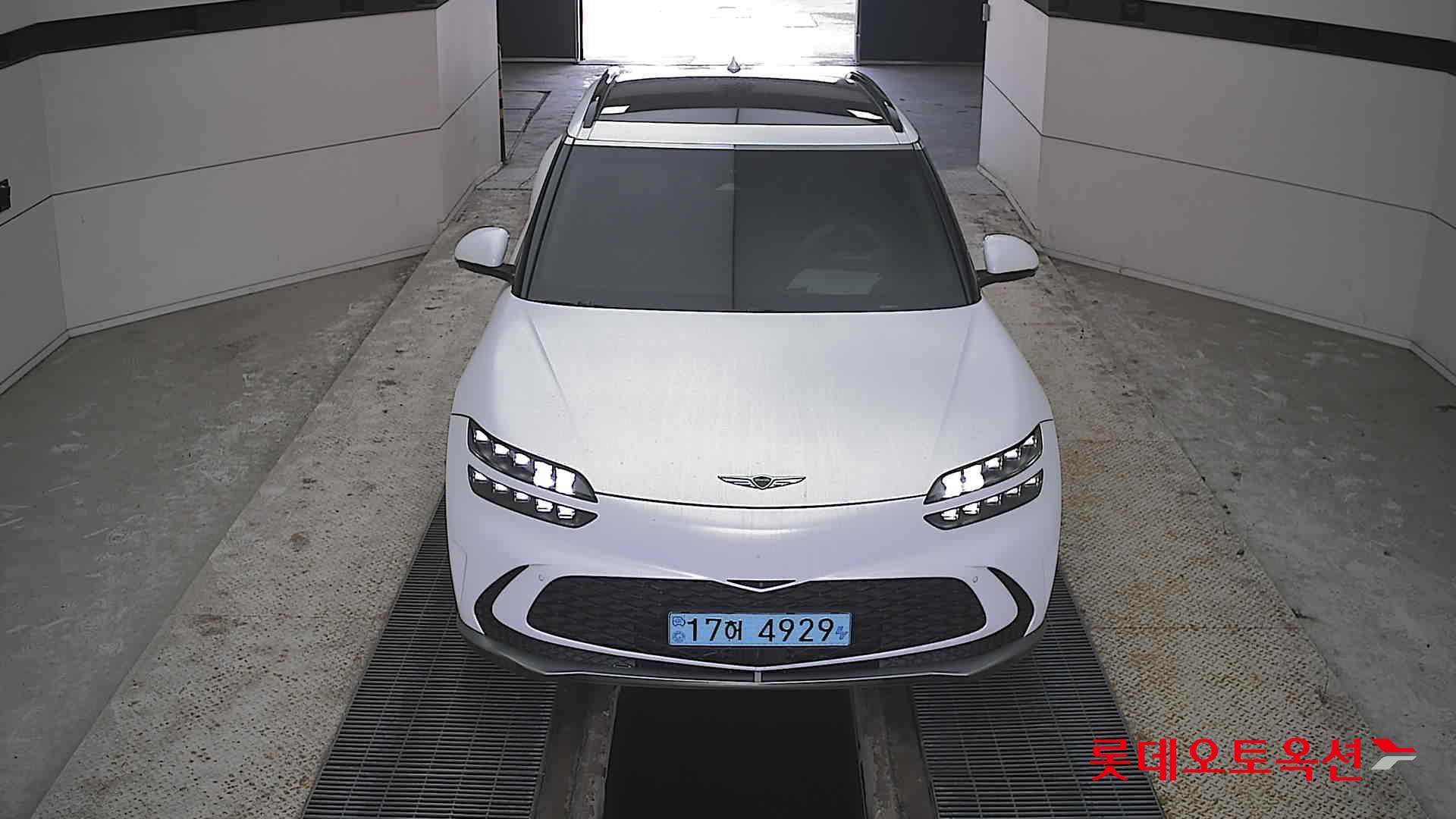 جينسس جي في 60