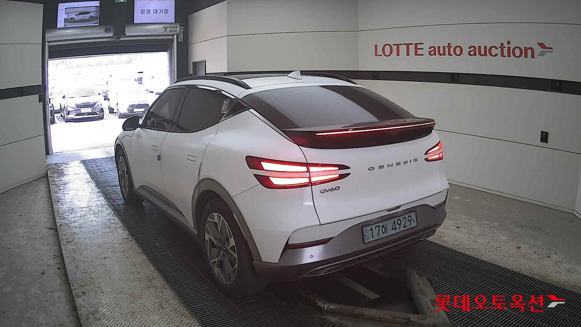 جينسس جي في 60