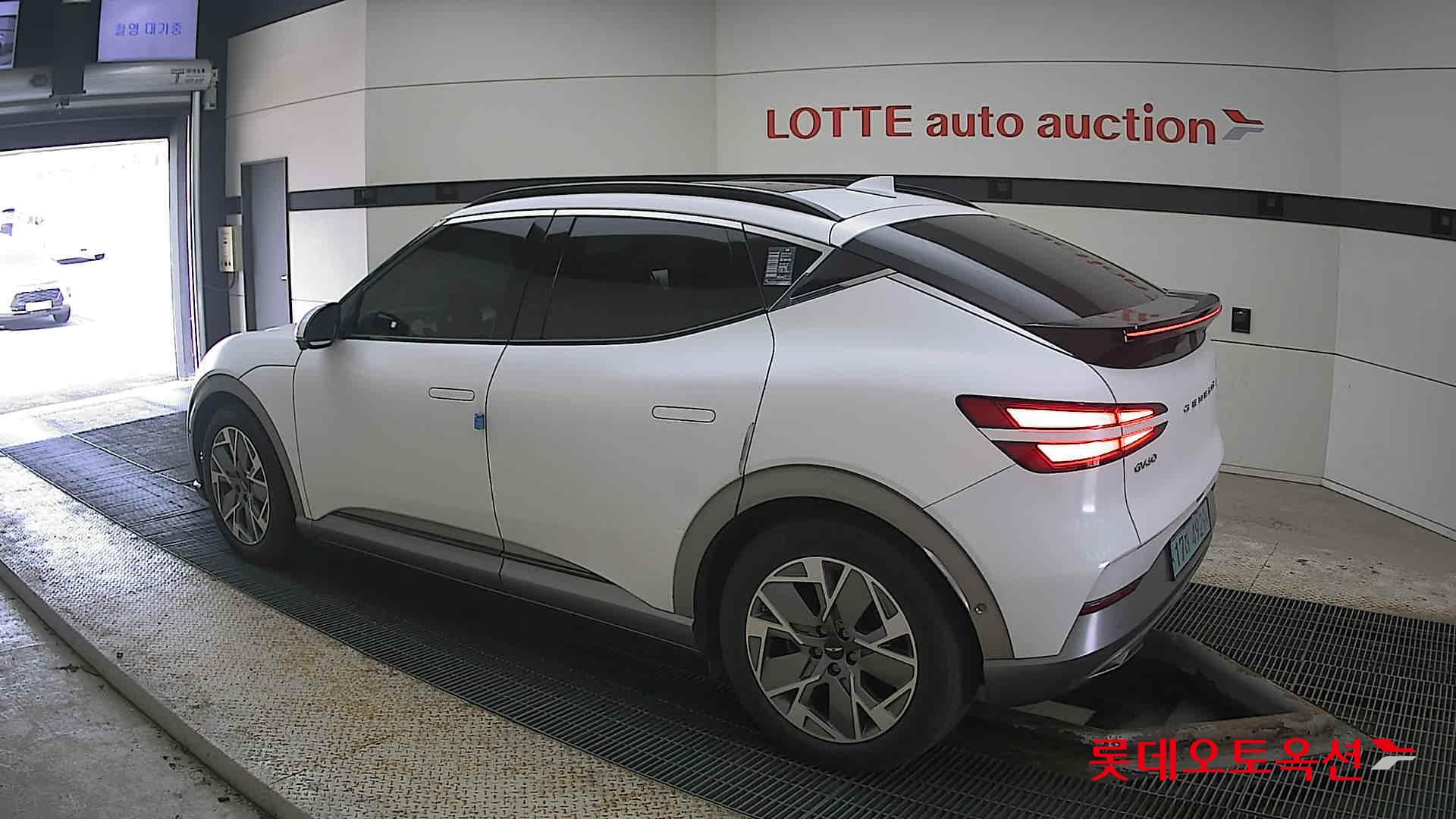 جينسس جي في 60