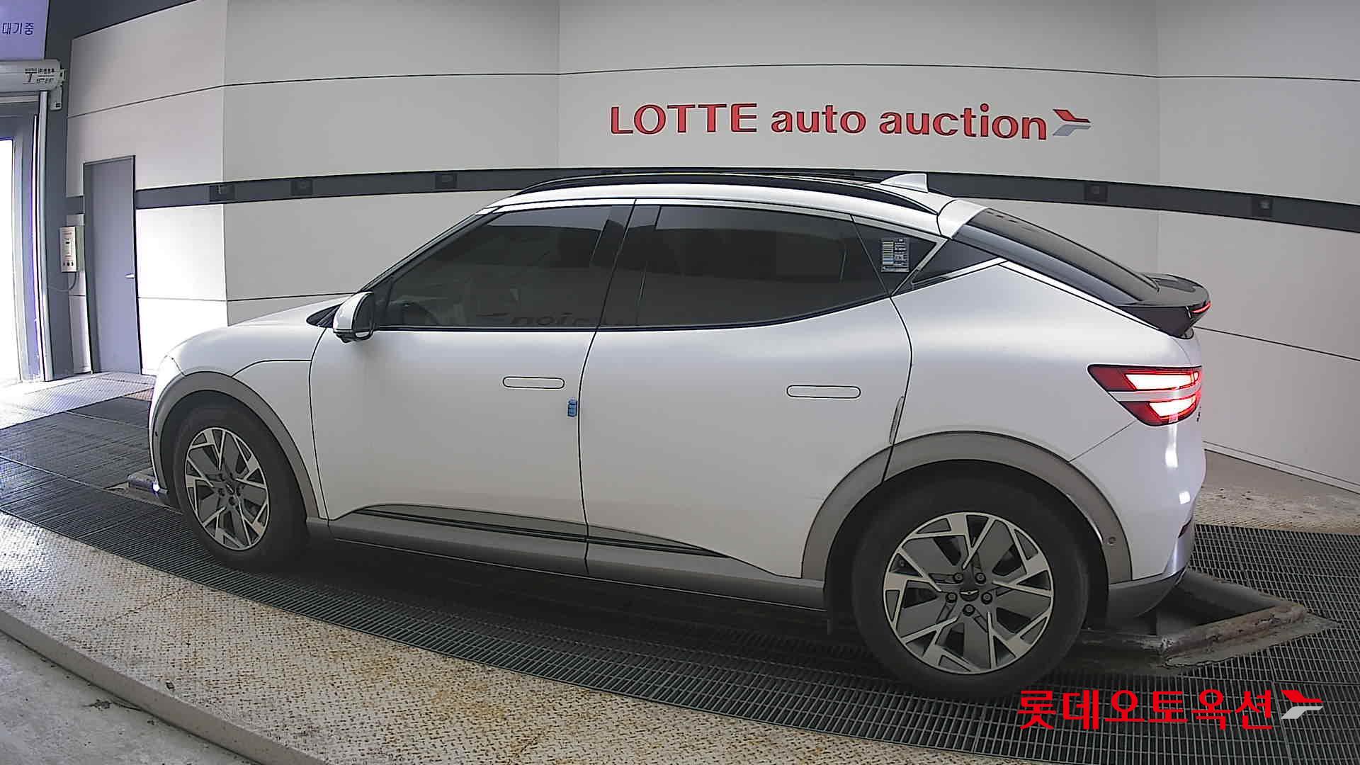 جينسس جي في 60