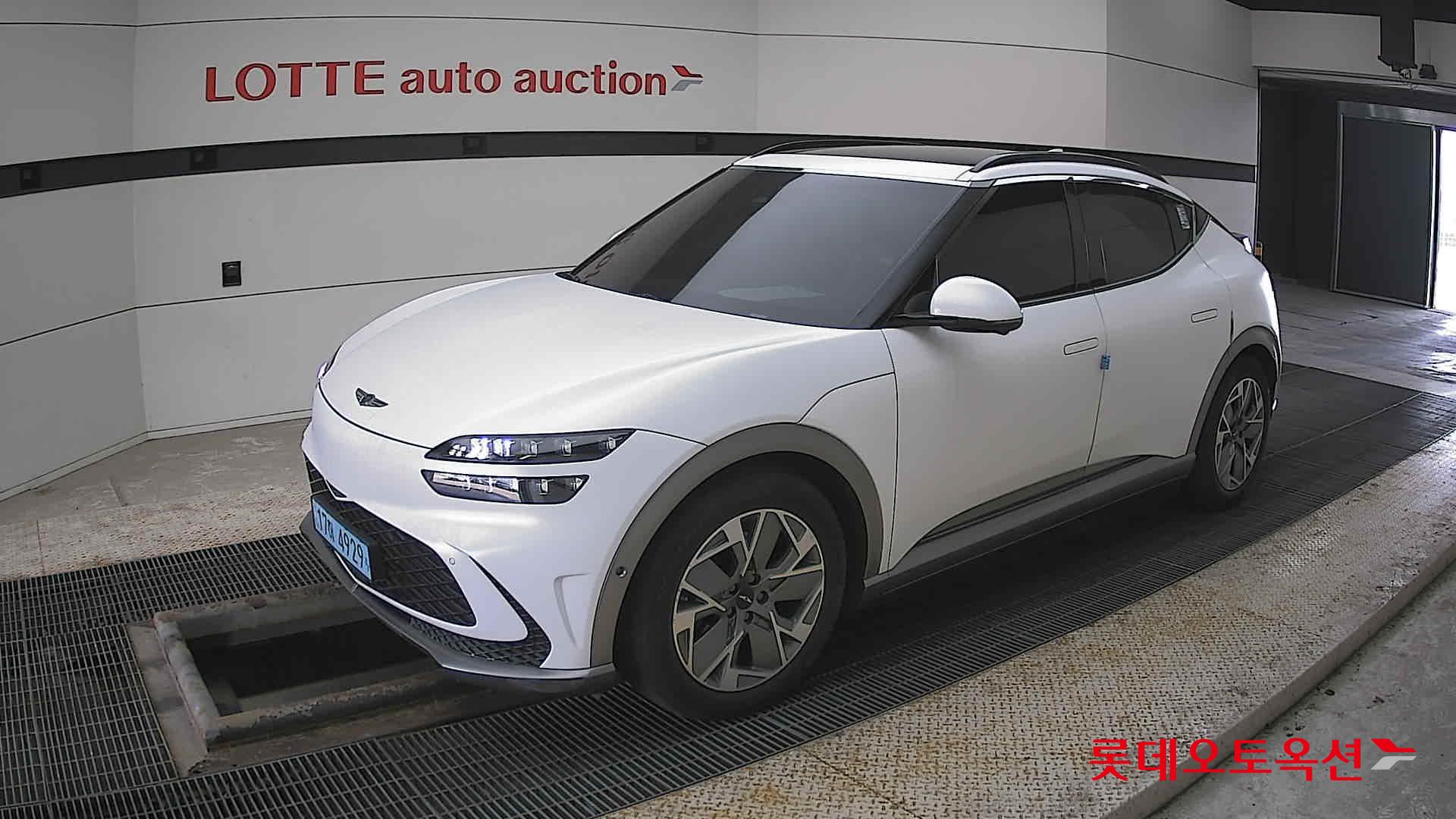 جينسس جي في 60