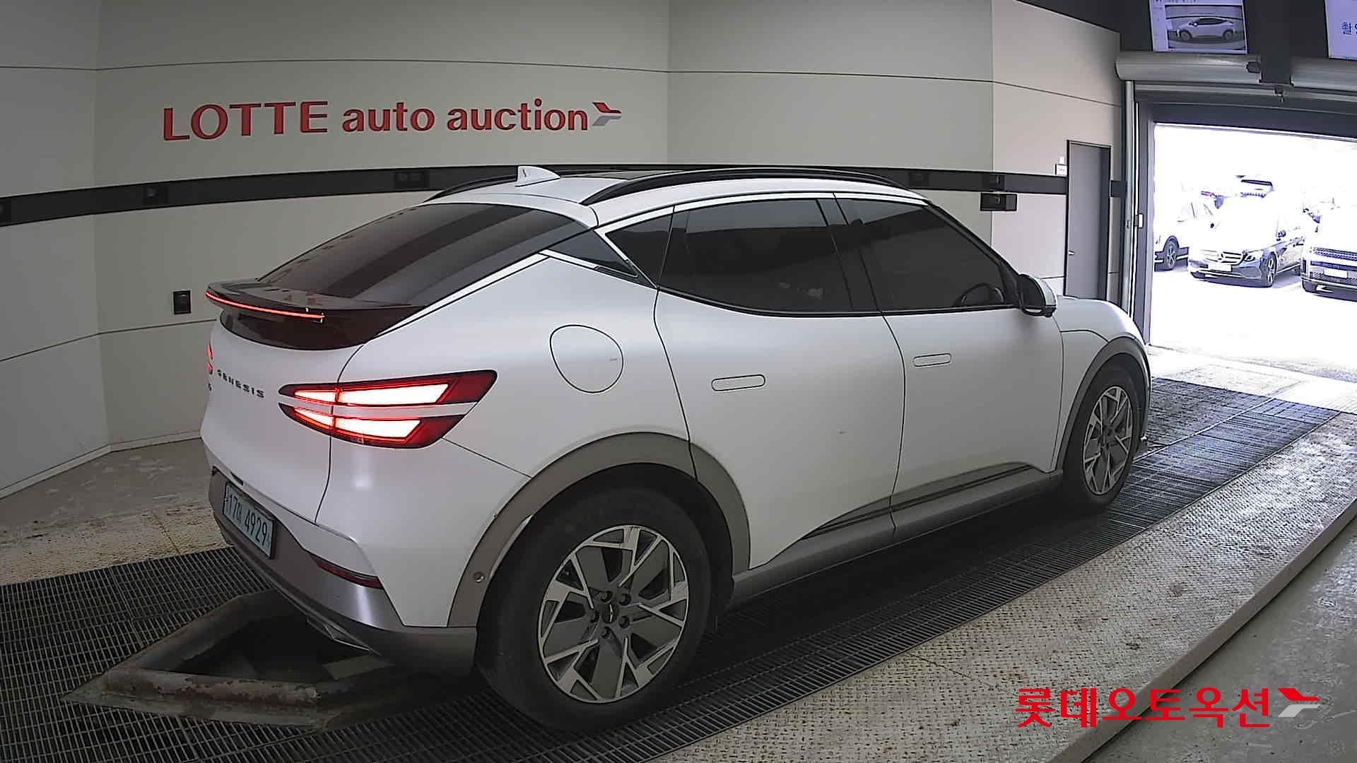 جينسس جي في 60