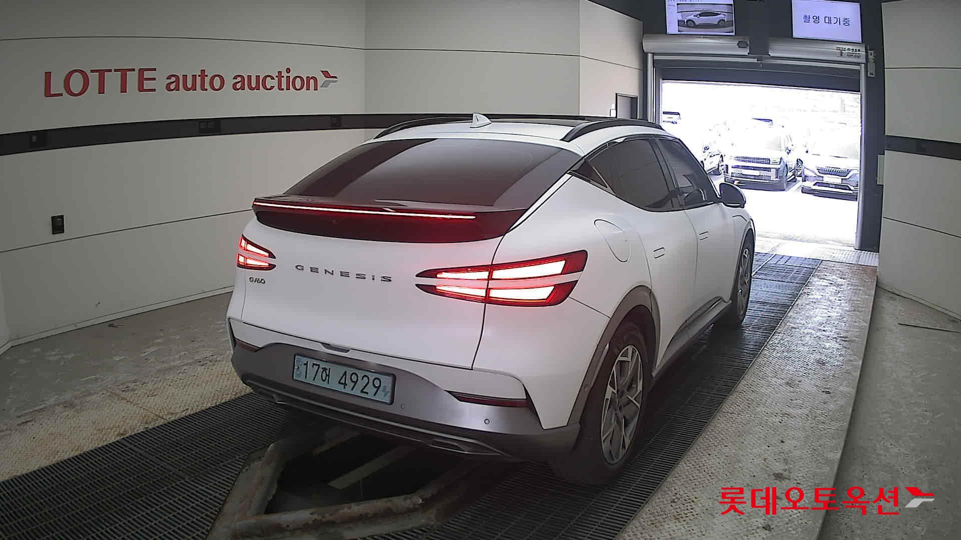 جينسس جي في 60