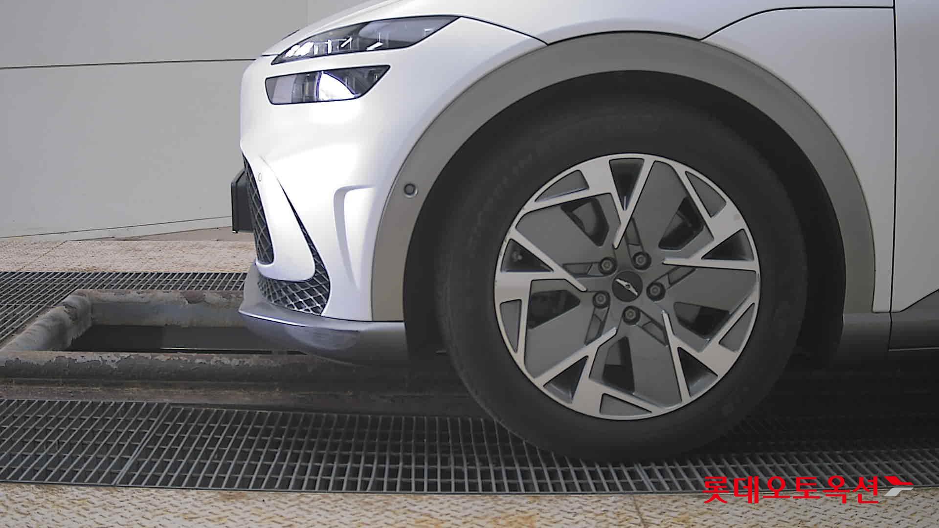 جينسس جي في 60