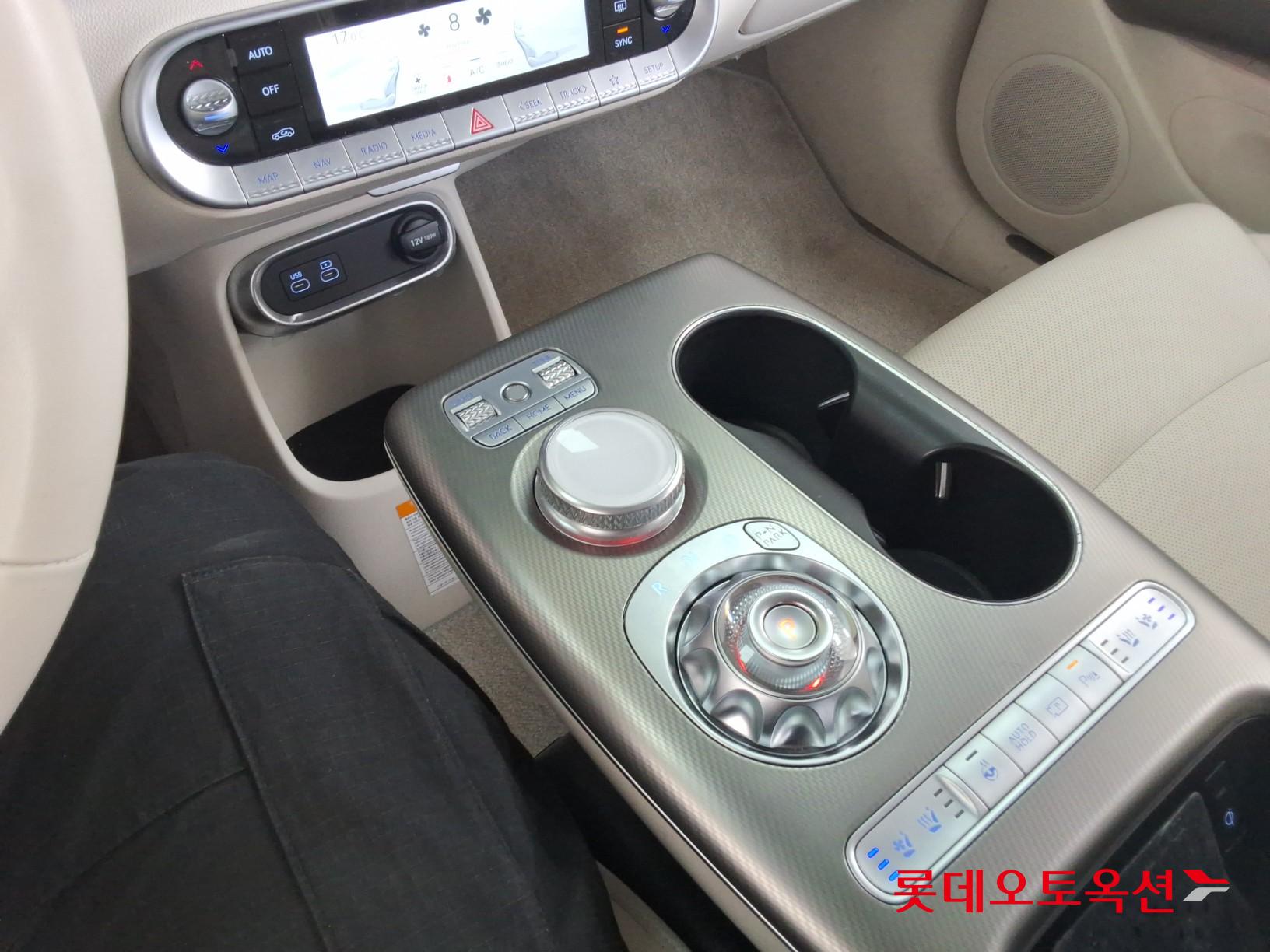 جينسس جي في 60