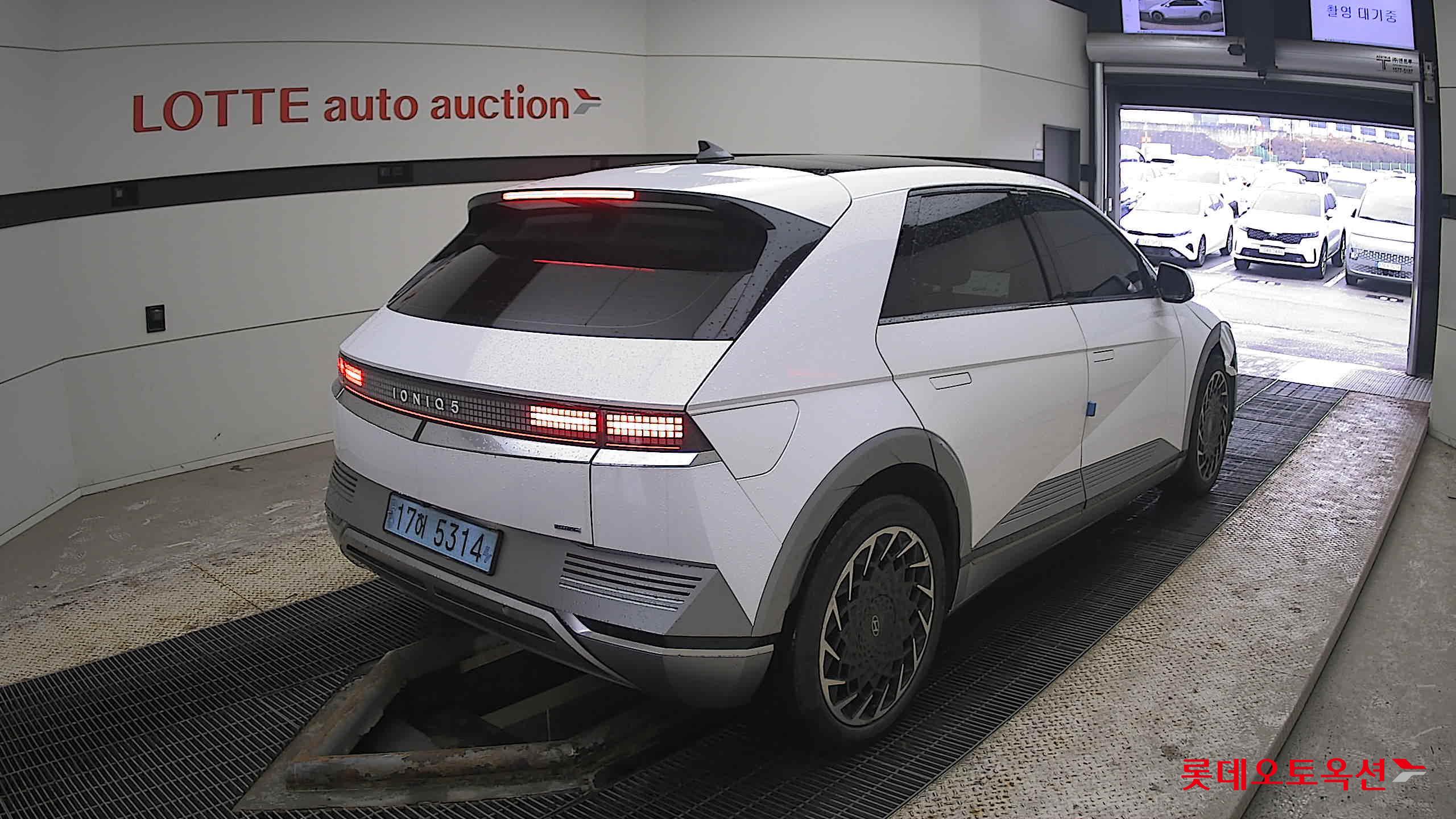 Hyundai IONIQ 5 2022 Atlas White из Кореи, фото 4