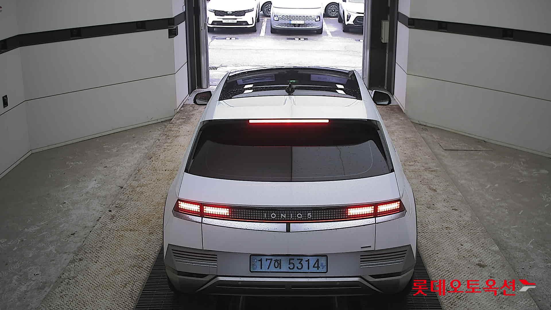 Hyundai IONIQ 5 2022 Atlas White из Кореи, фото 5