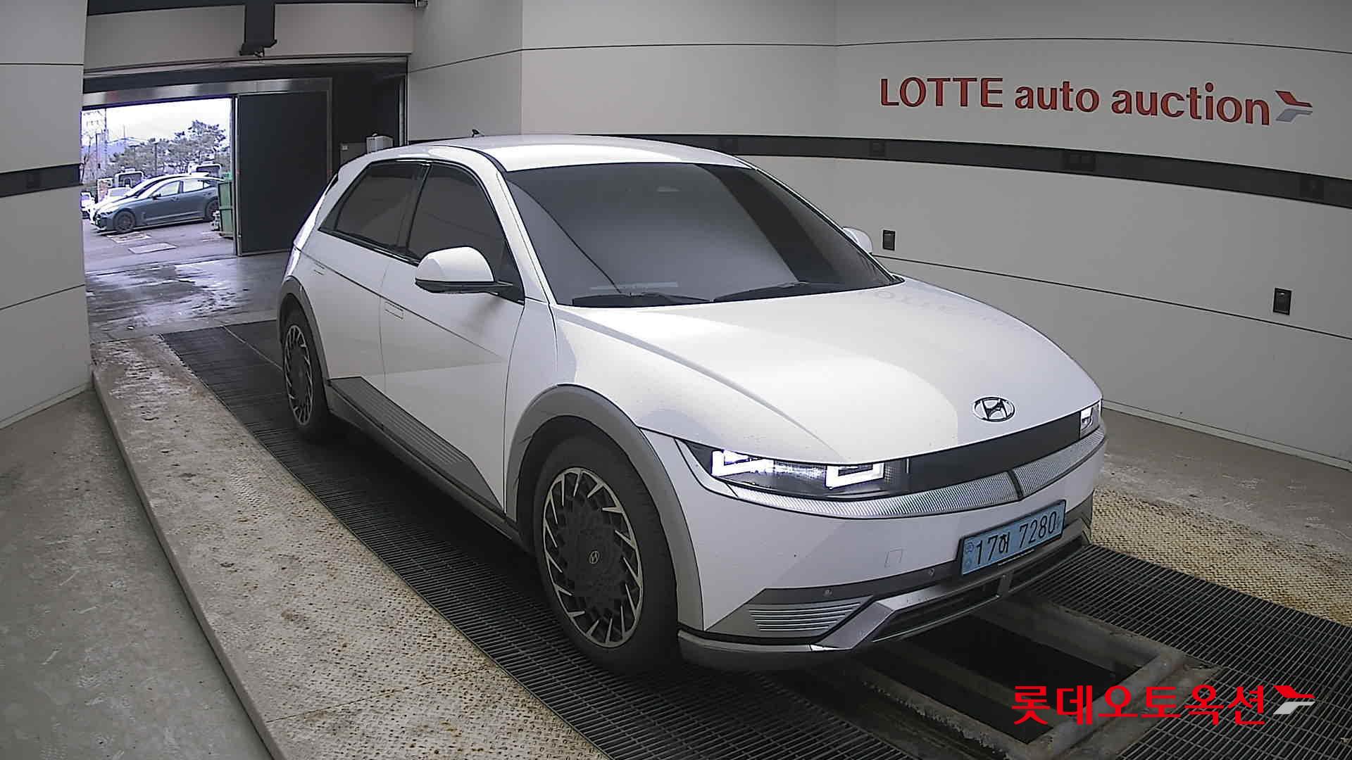 Hyundai IONIQ 5 2022 Atlas White из Кореи, фото 2