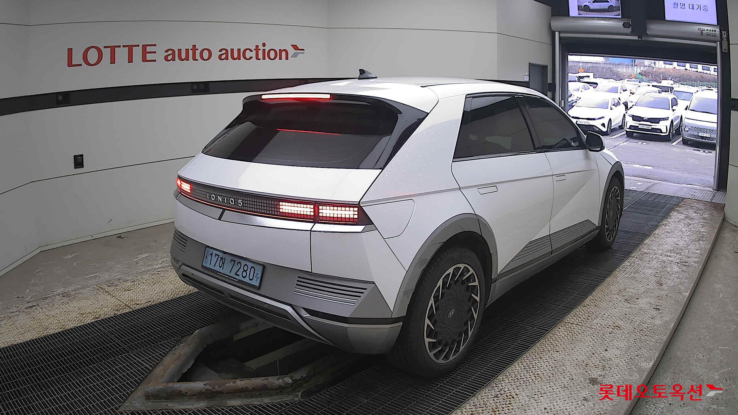 Hyundai IONIQ 5 2022 Atlas White из Кореи, фото 4