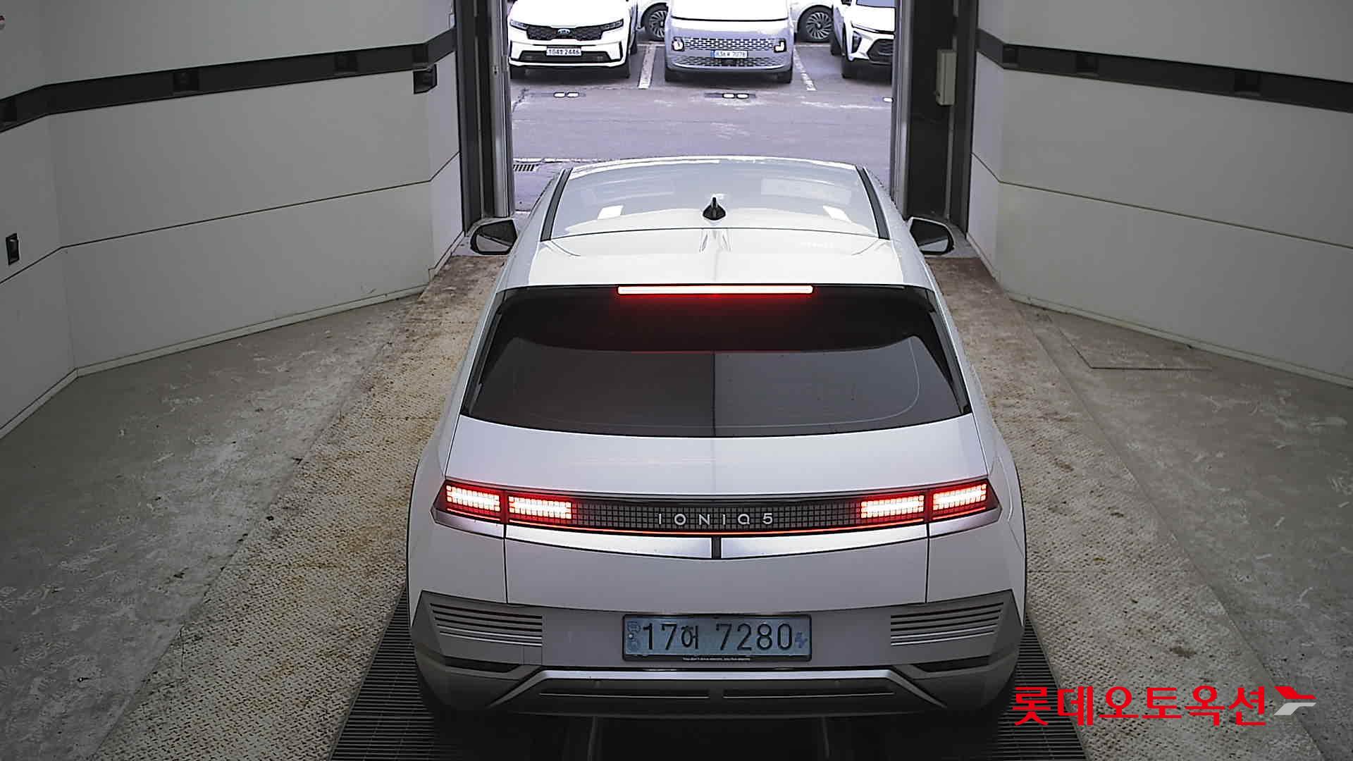 Hyundai IONIQ 5 2022 Atlas White из Кореи, фото 5