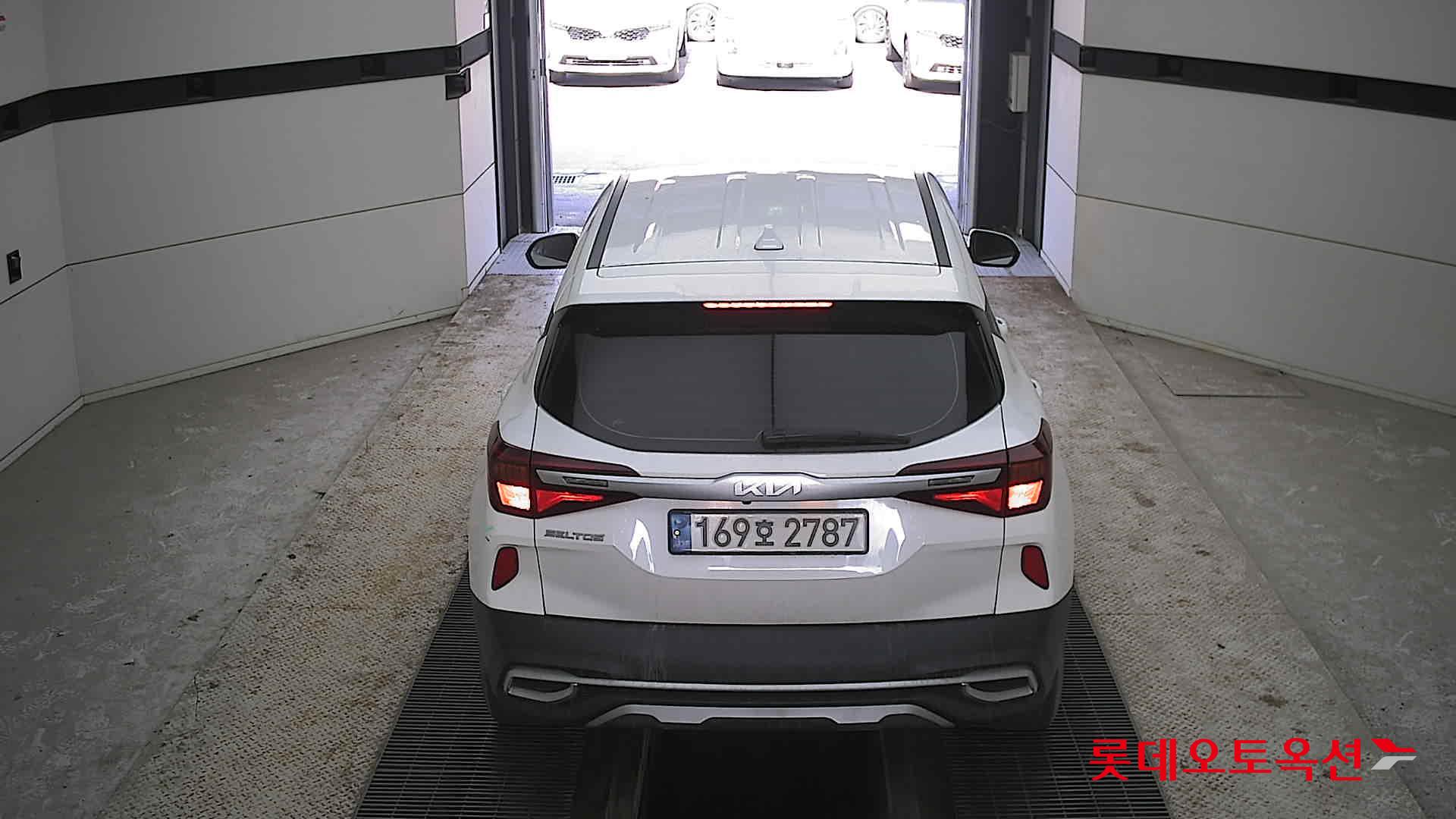 Kia Seltos 2023 Snow White Pearl из Кореи, фото 5