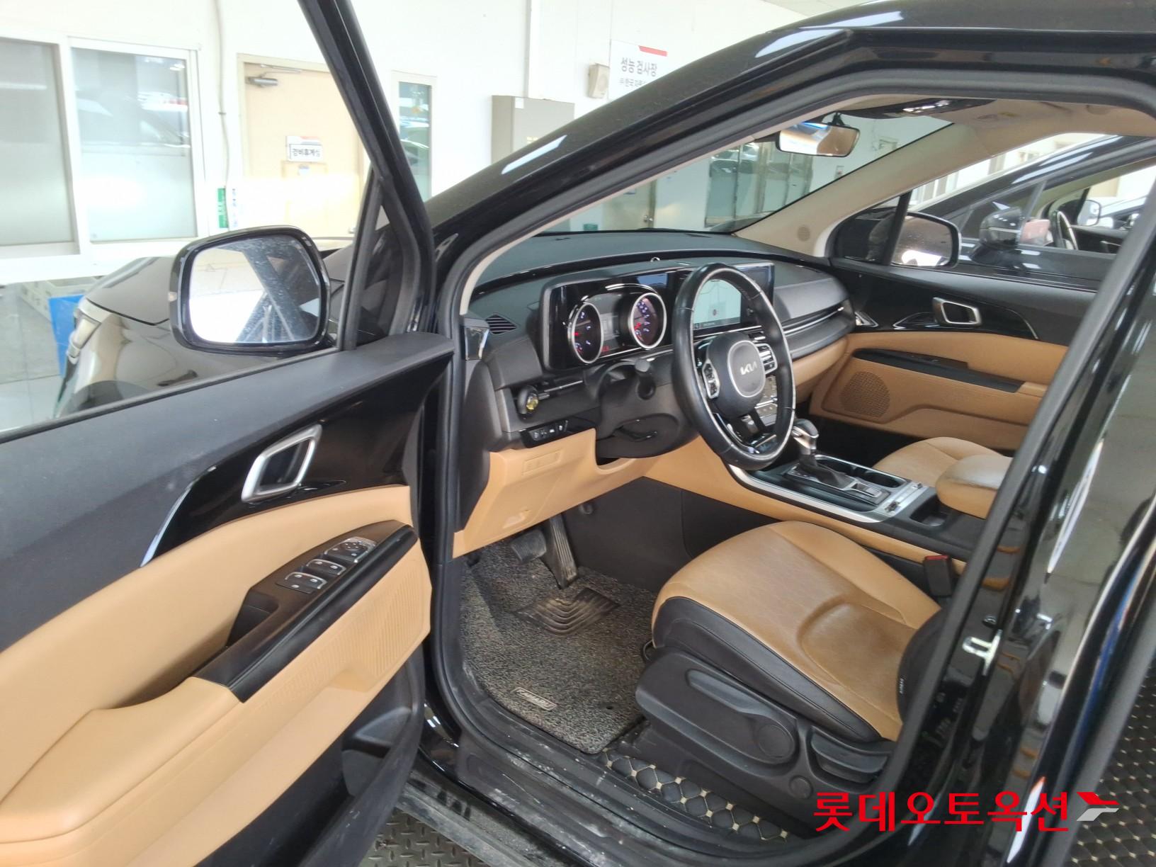 Kia Carnival 2022 - Image 35