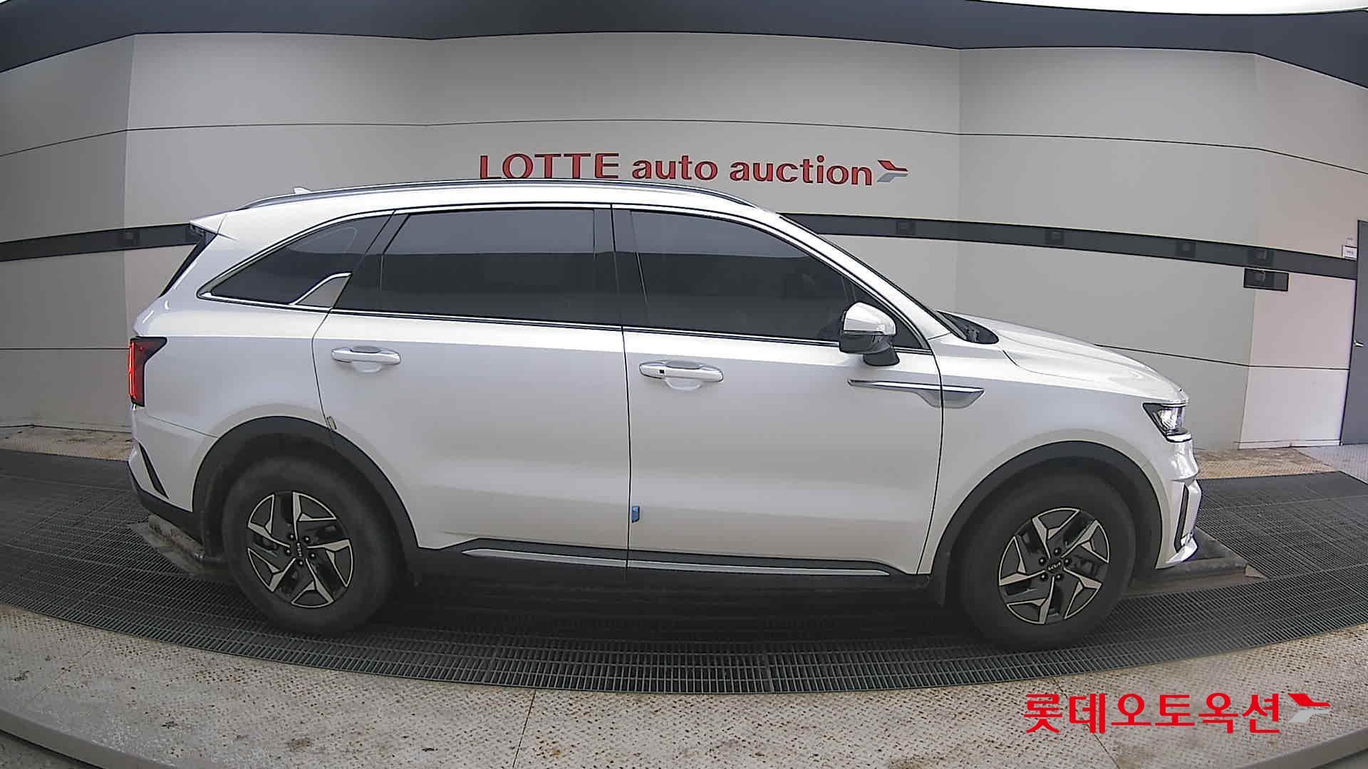 كيا سورينتو 2023 - صورة 21