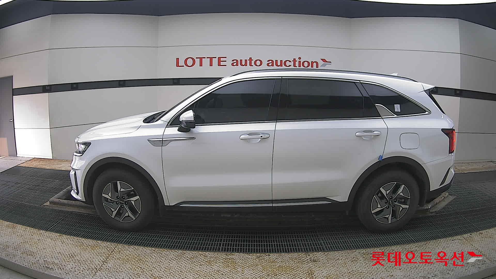 كيا سورينتو 2023 - صورة 13