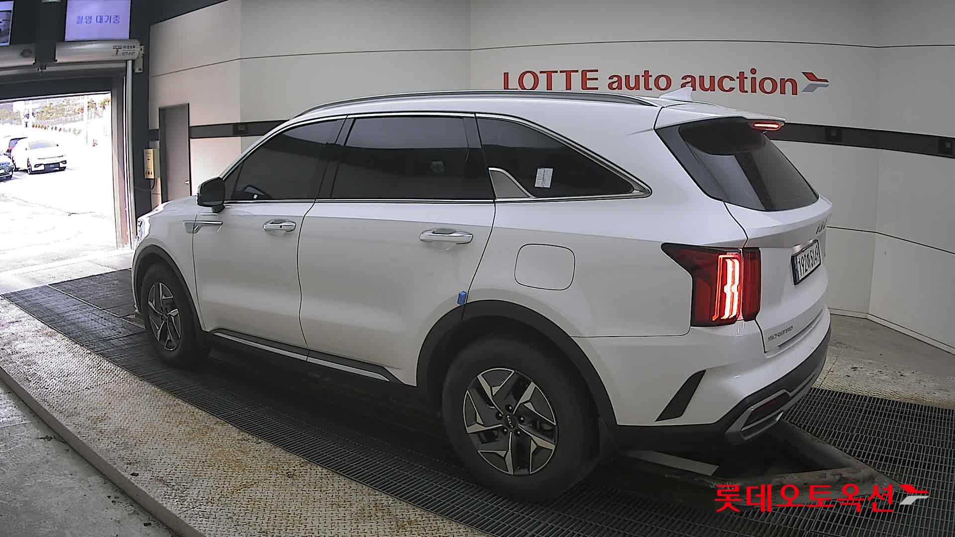 كيا سورينتو 2023 - صورة 15