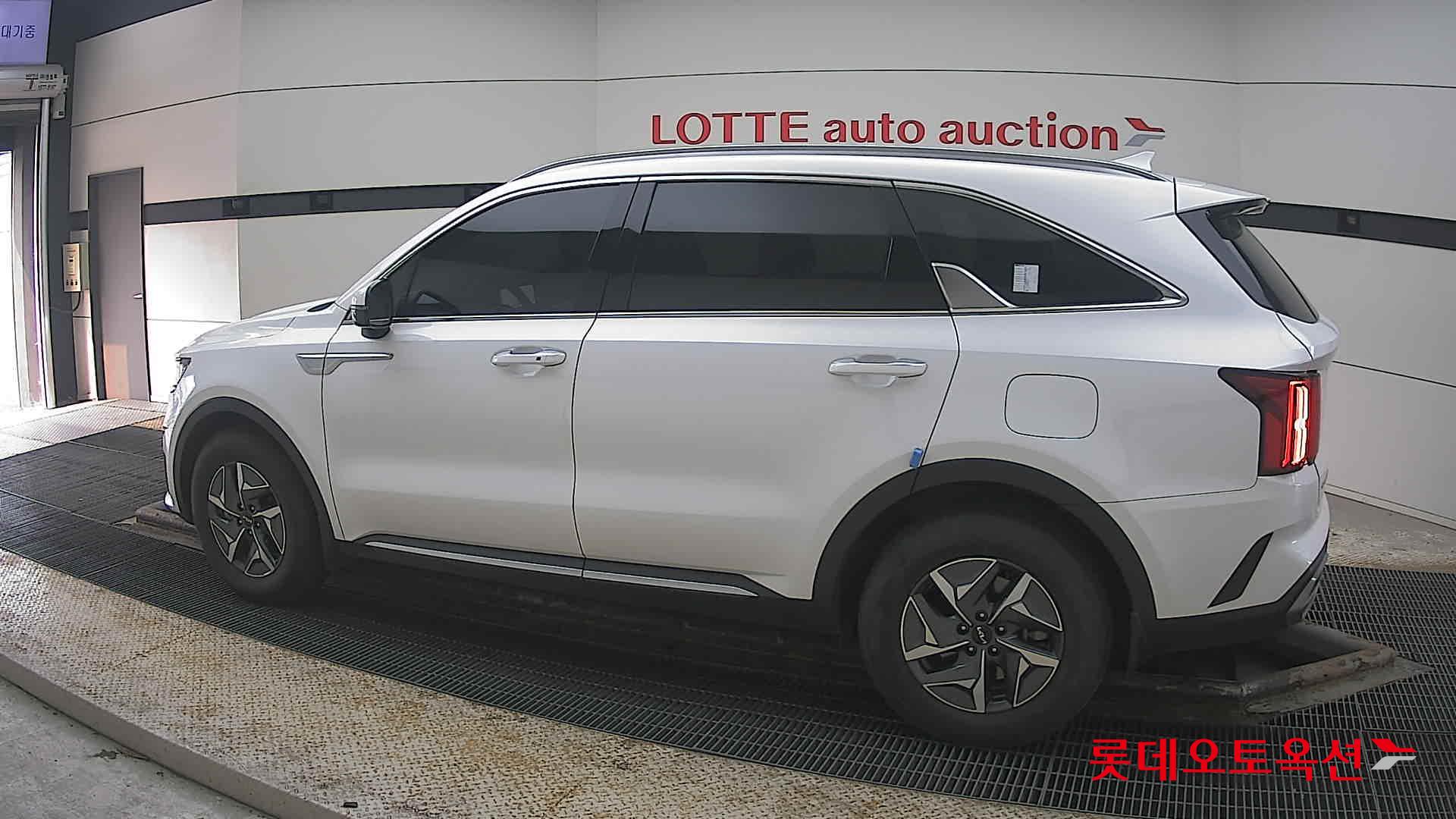 كيا سورينتو 2023 - صورة 14