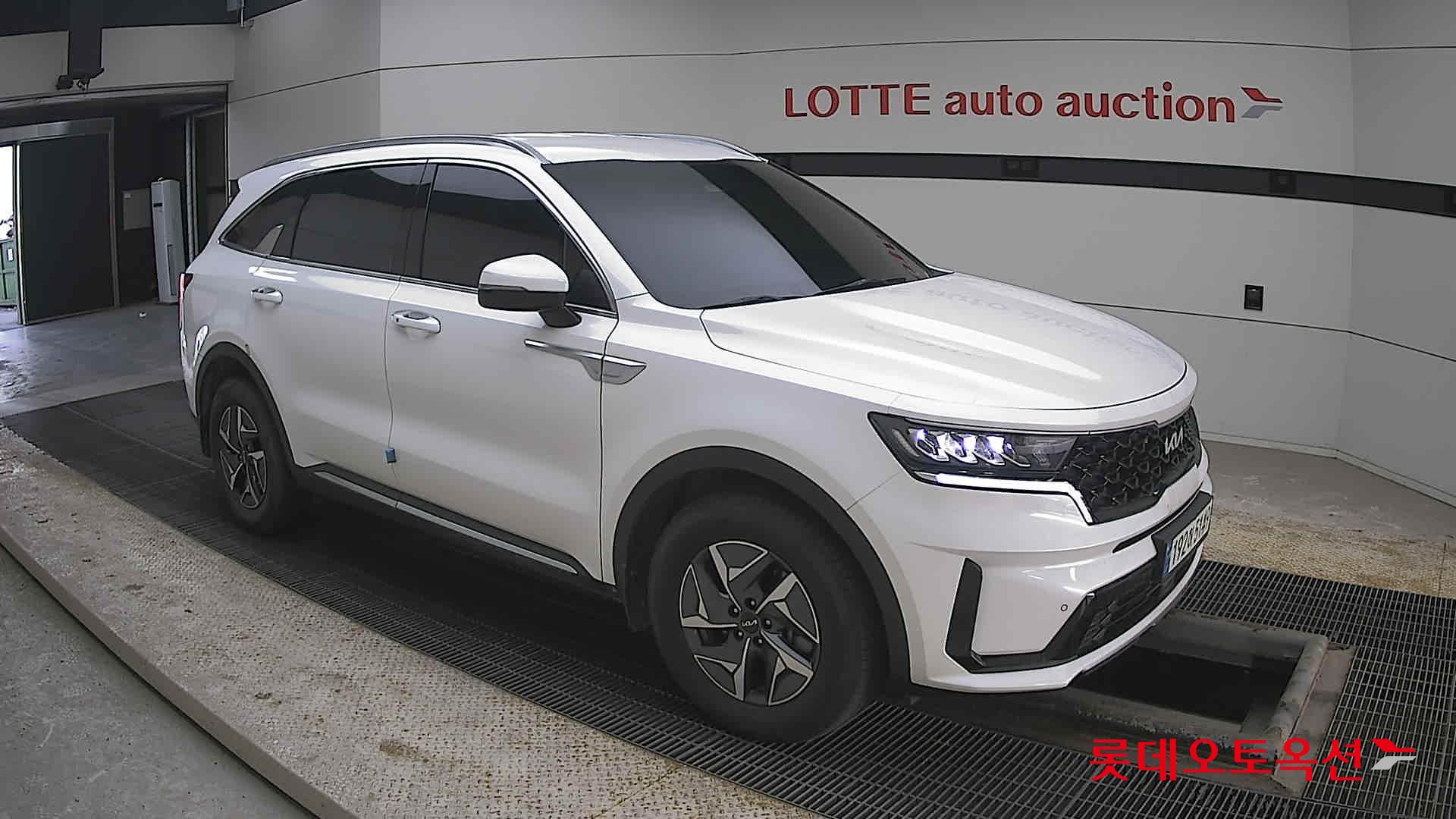 كيا سورينتو 2023 - صورة 23