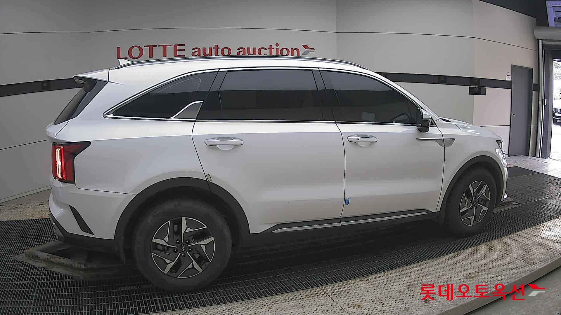 كيا سورينتو 2023 - صورة 20