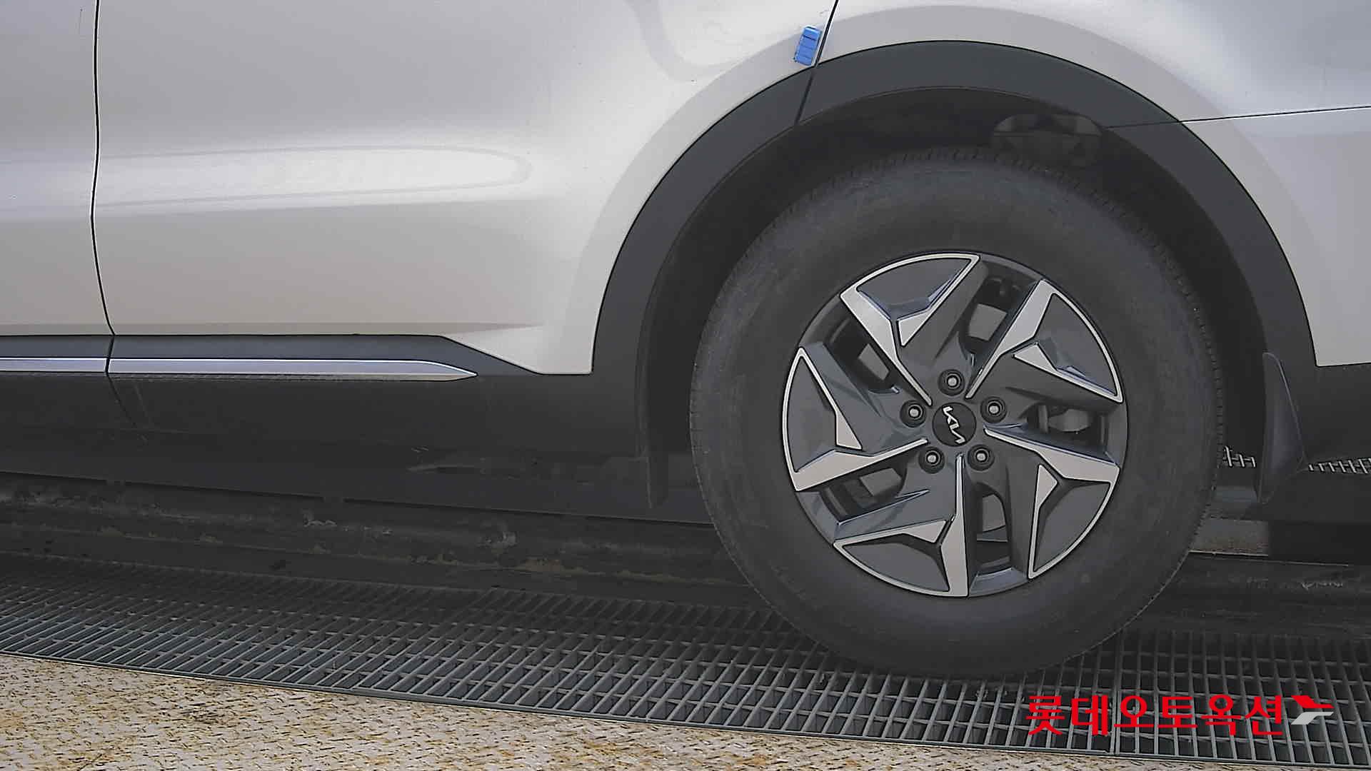 كيا سورينتو 2023 - صورة 26