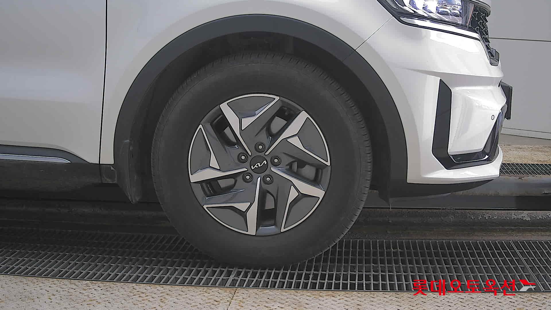 كيا سورينتو 2023 - صورة 27