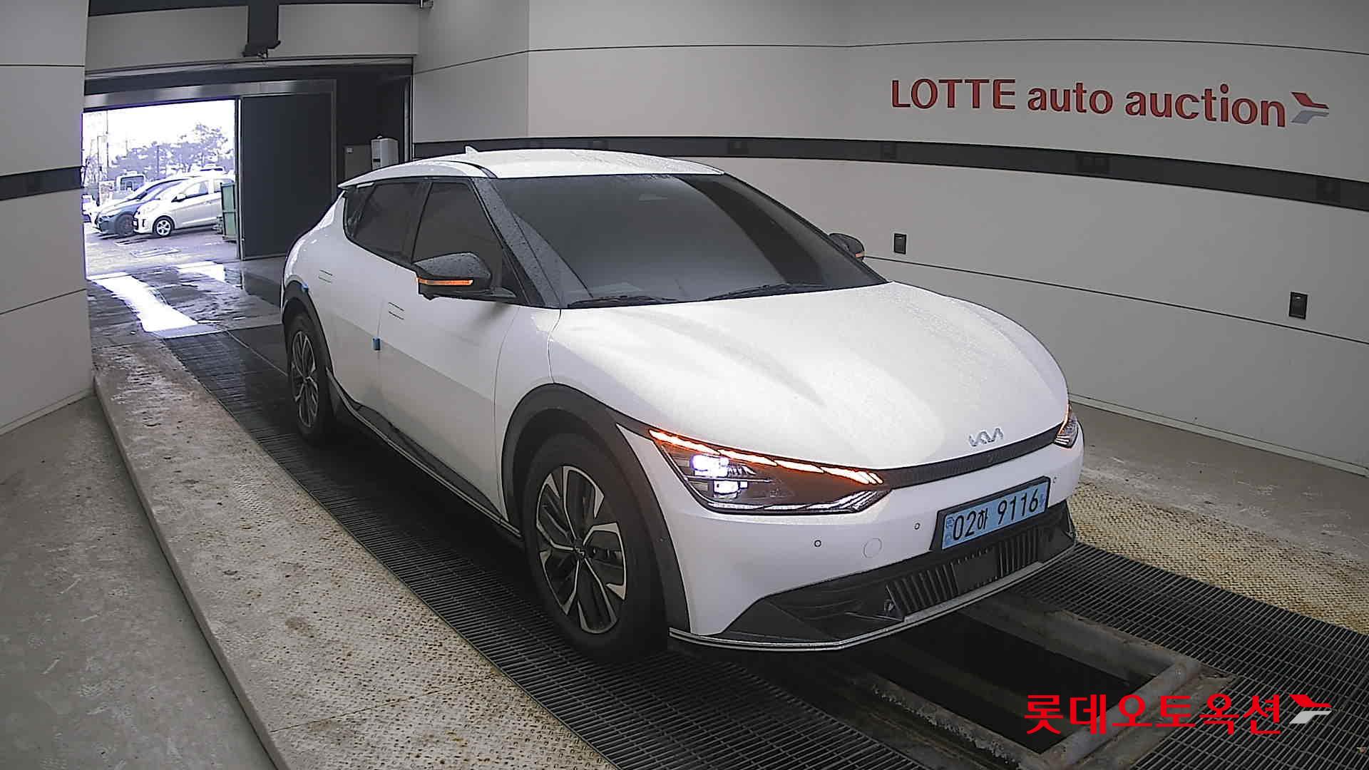 Kia EV6 2022 Snow White Pearl из Кореи, фото 2