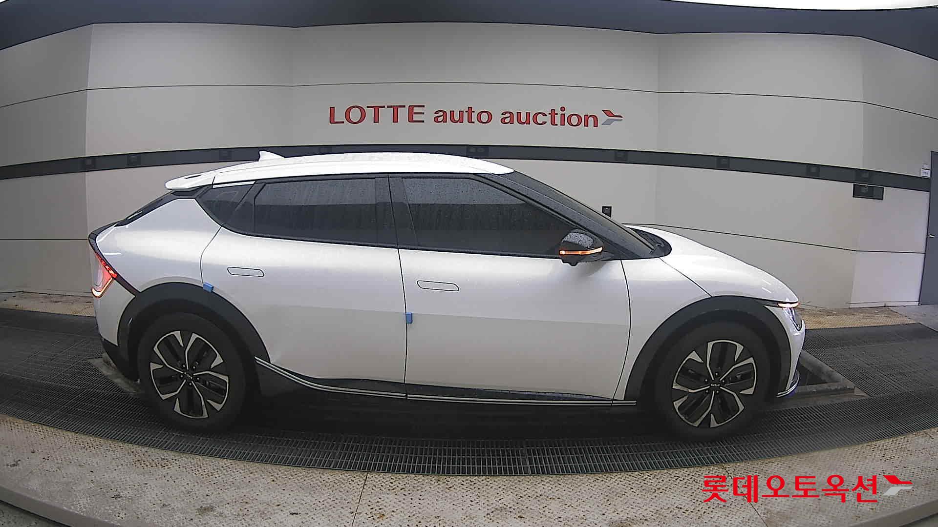 Kia EV6 2022 Snow White Pearl из Кореи, фото 3