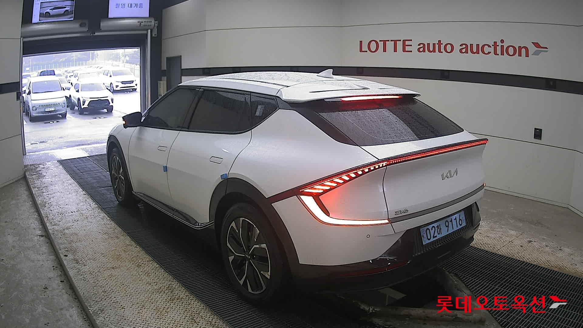 Kia EV6 2022 Snow White Pearl из Кореи, фото 6