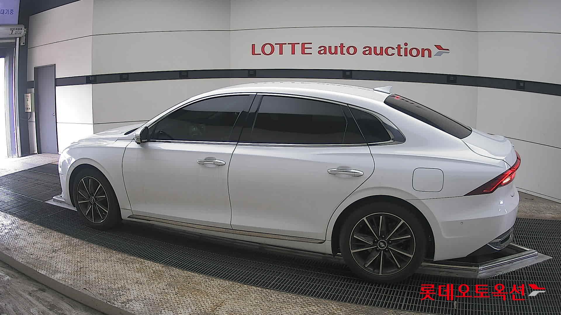 هيونداي أزيرا