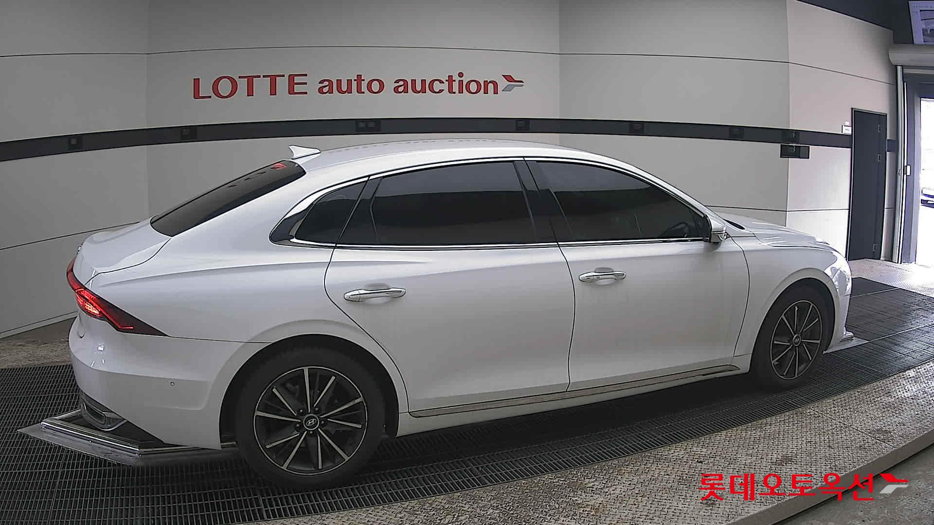 هيونداي أزيرا