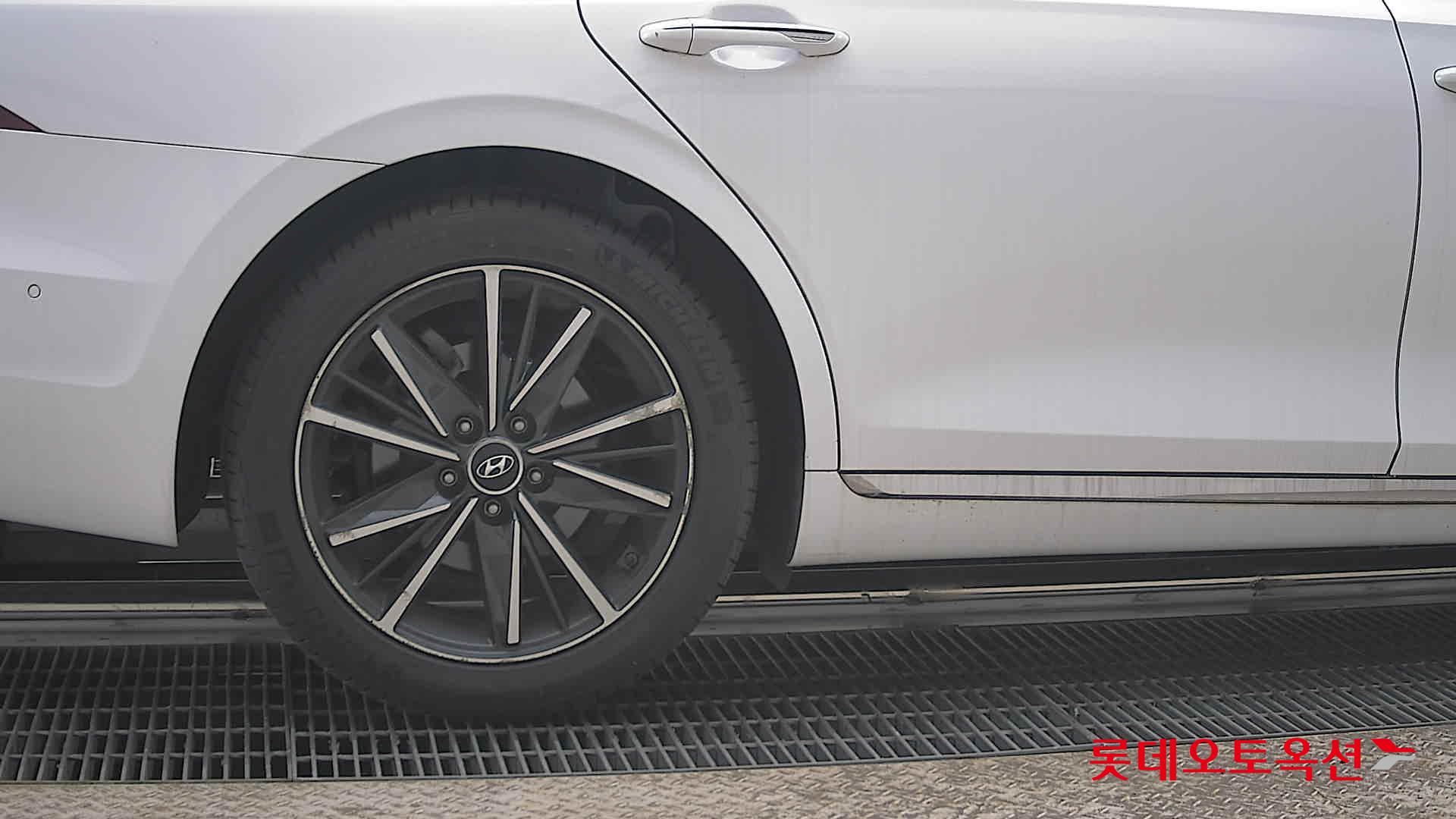 هيونداي أزيرا