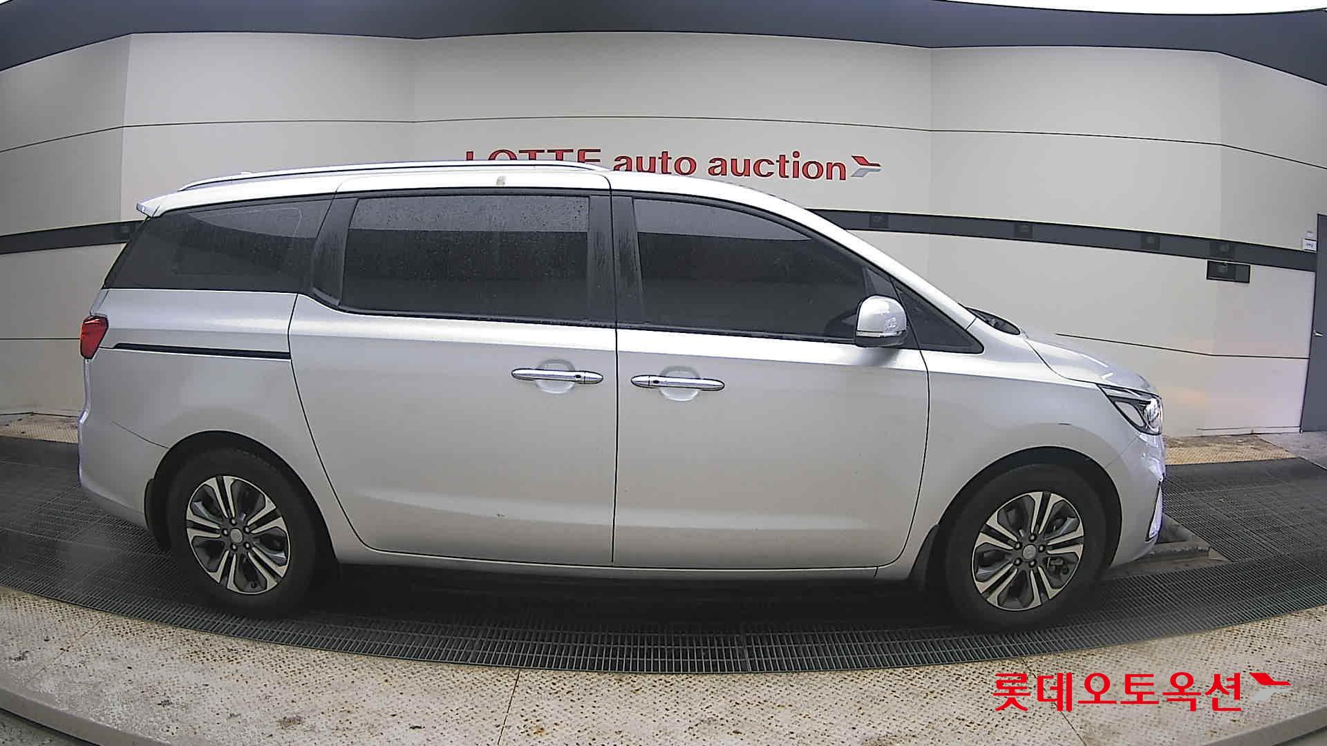 Kia Carnival 2019 Silky Silver из Кореи, фото 3