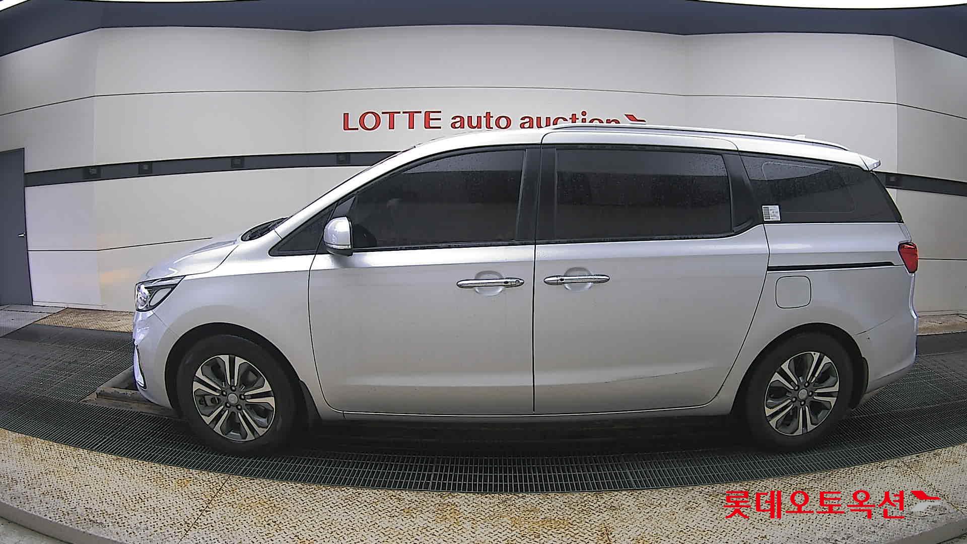 Kia Carnival id 3809969 из Кореи 7