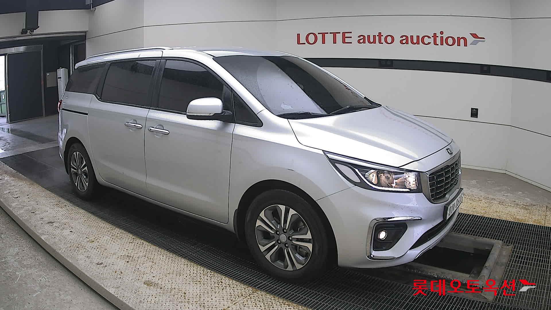 Kia Carnival id 3809969 из Кореи 16