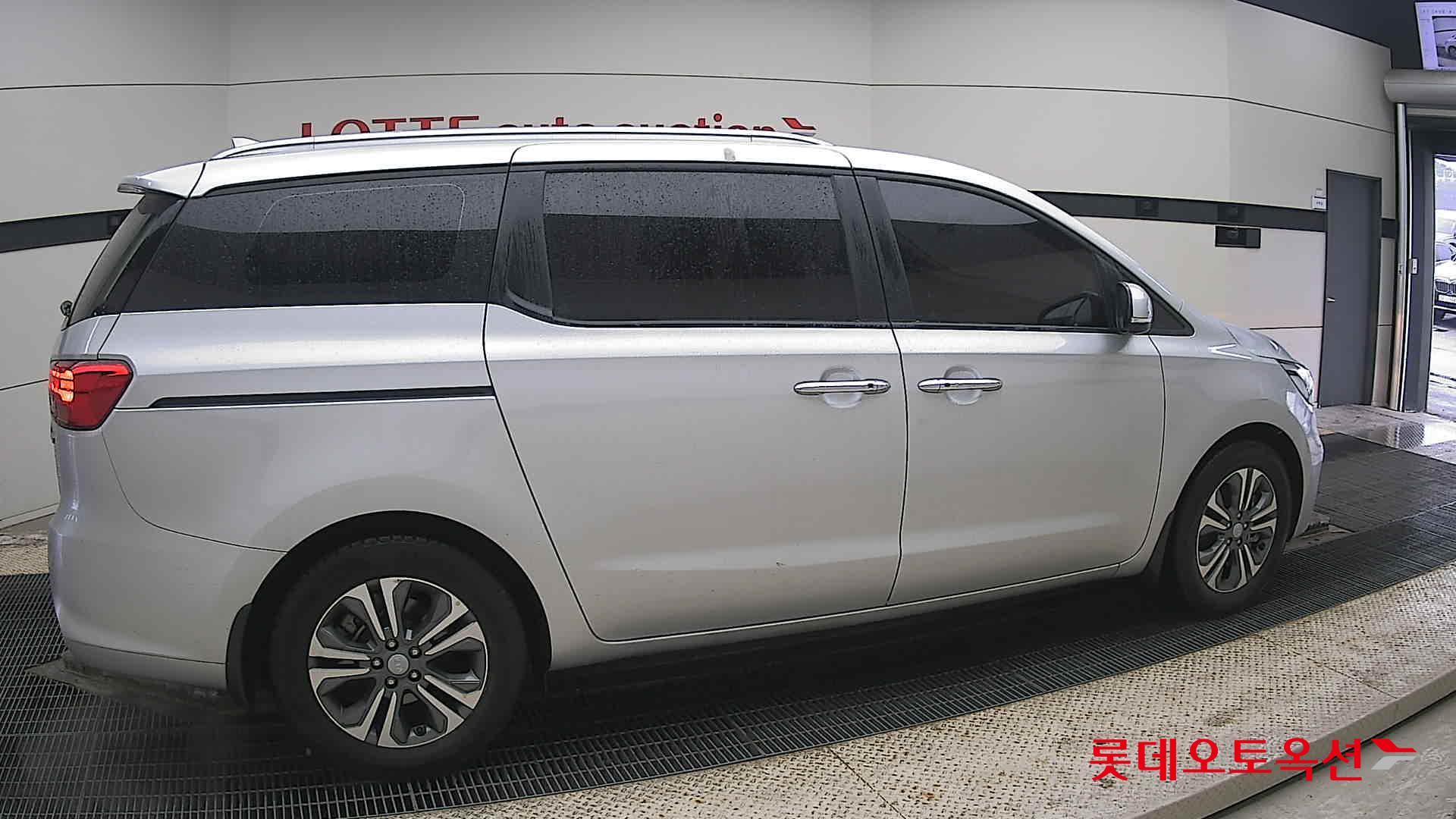 Kia Carnival id 3809969 из Кореи 18