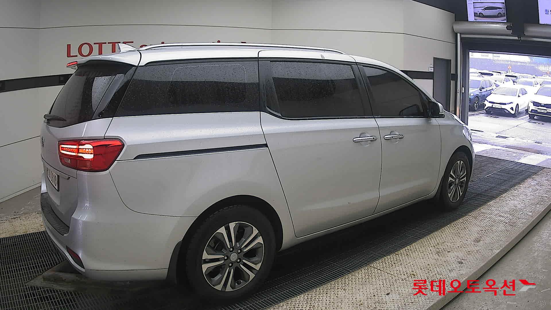 Kia Carnival id 3809969 из Кореи 19