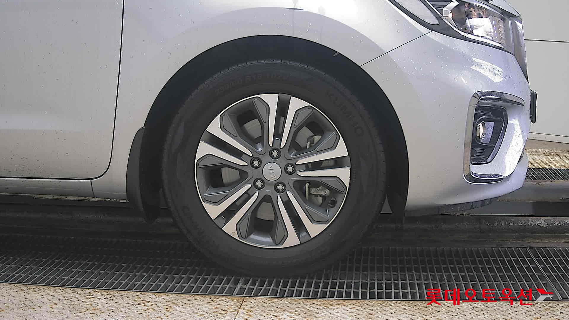 Kia Carnival id 3809969 из Кореи 23