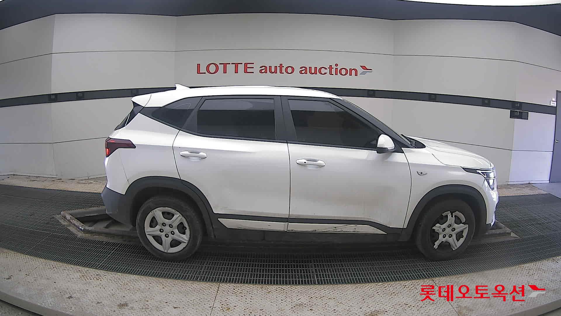 Kia Seltos 2023 Snow White Pearl из Кореи, фото 3