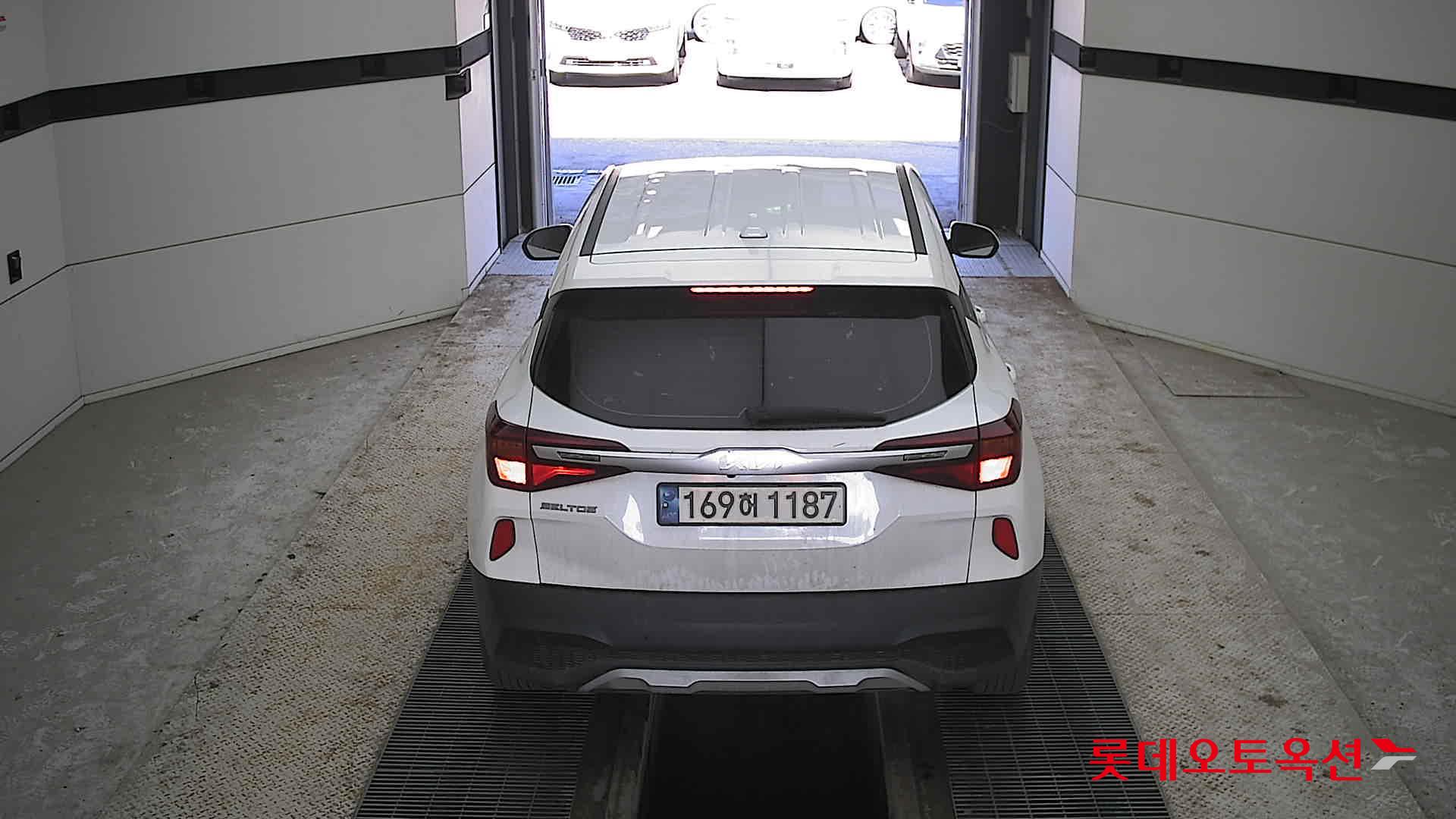 Kia Seltos 2023 Snow White Pearl из Кореи, фото 5