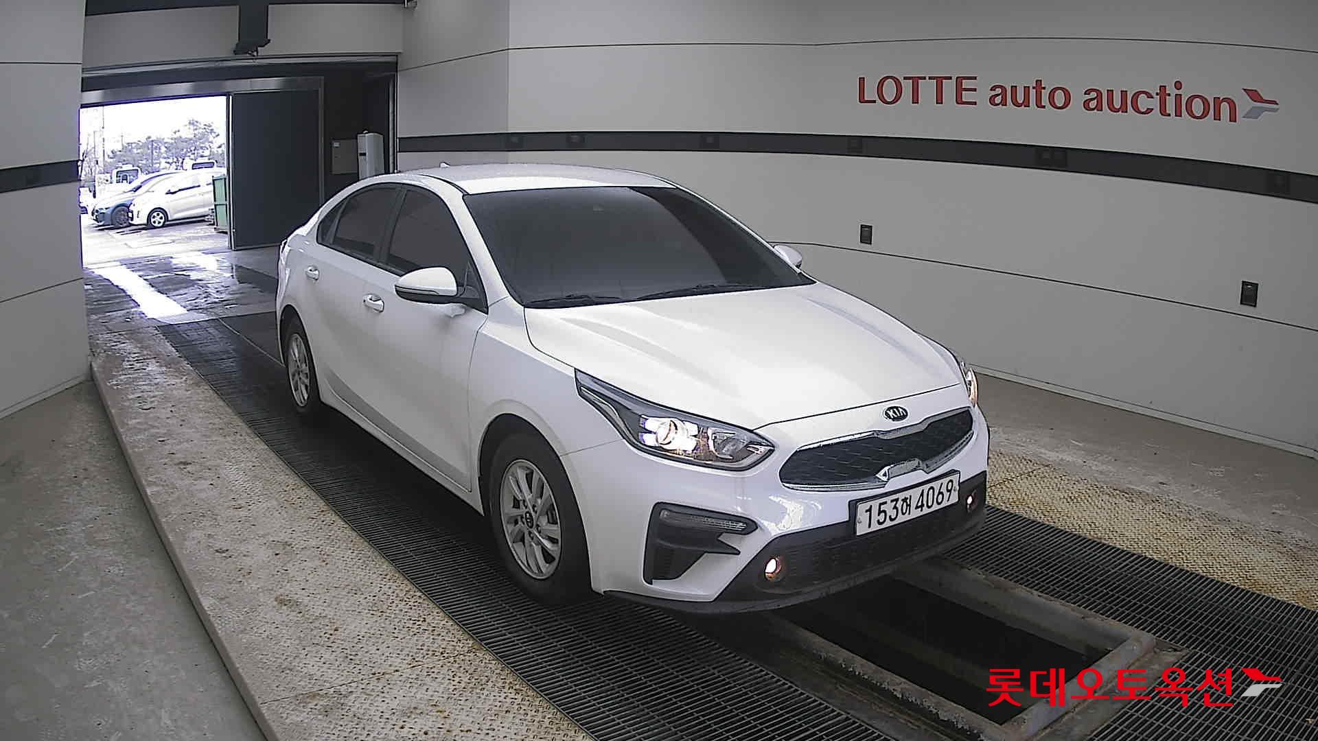 Kia K3 2021 Snow White Pearl из Кореи, фото 2