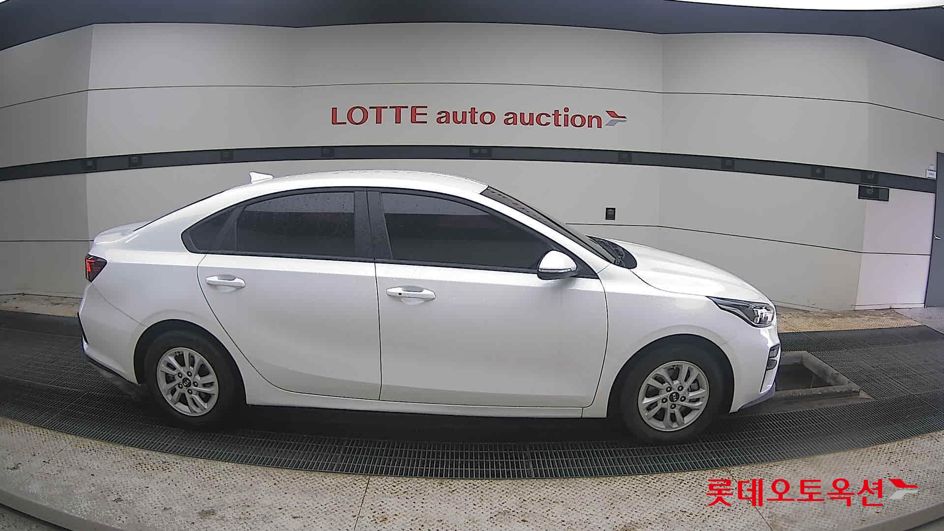 Kia K3 2021 Snow White Pearl из Кореи, фото 3