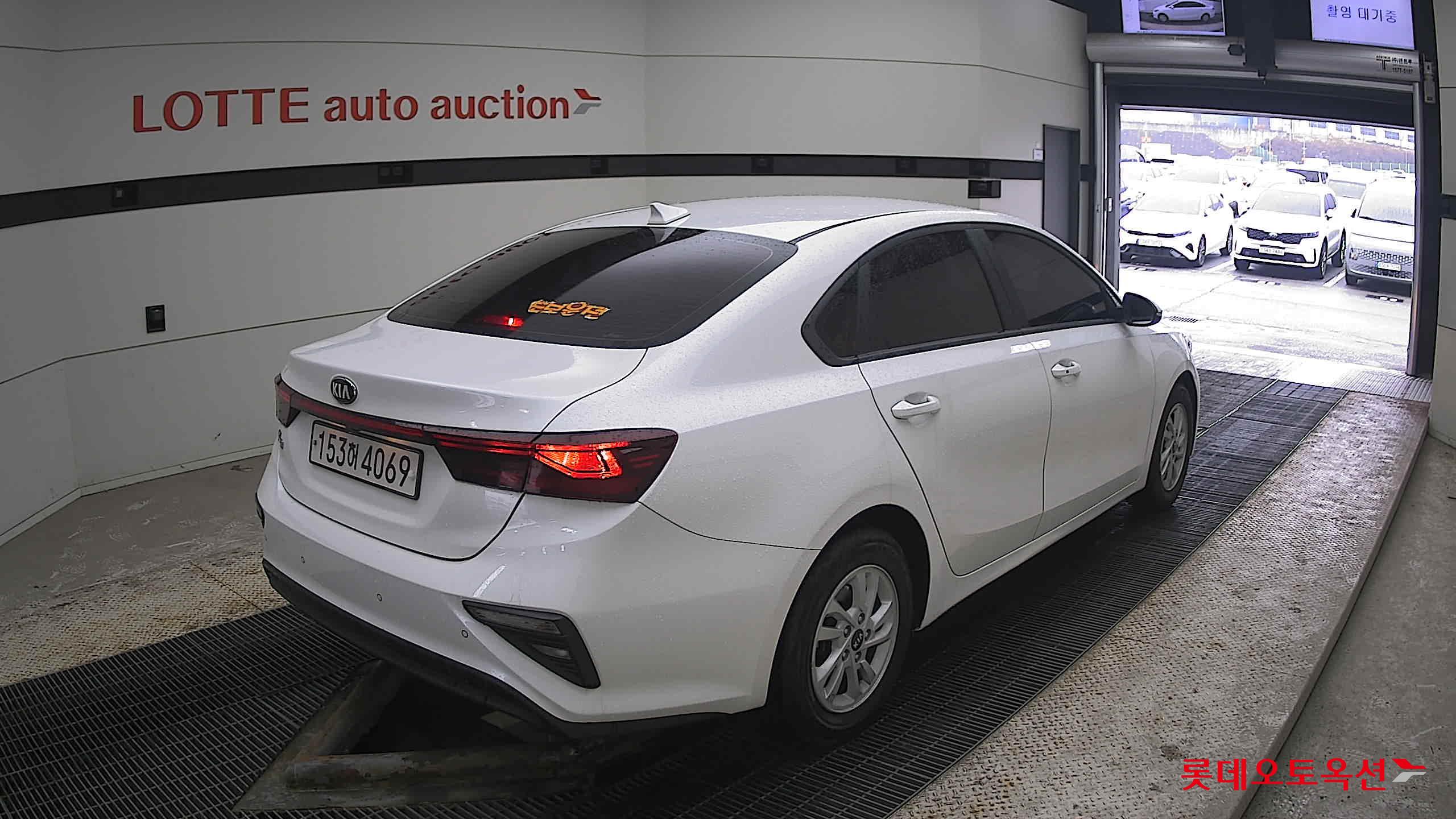 Kia K3 2021 Snow White Pearl из Кореи, фото 4