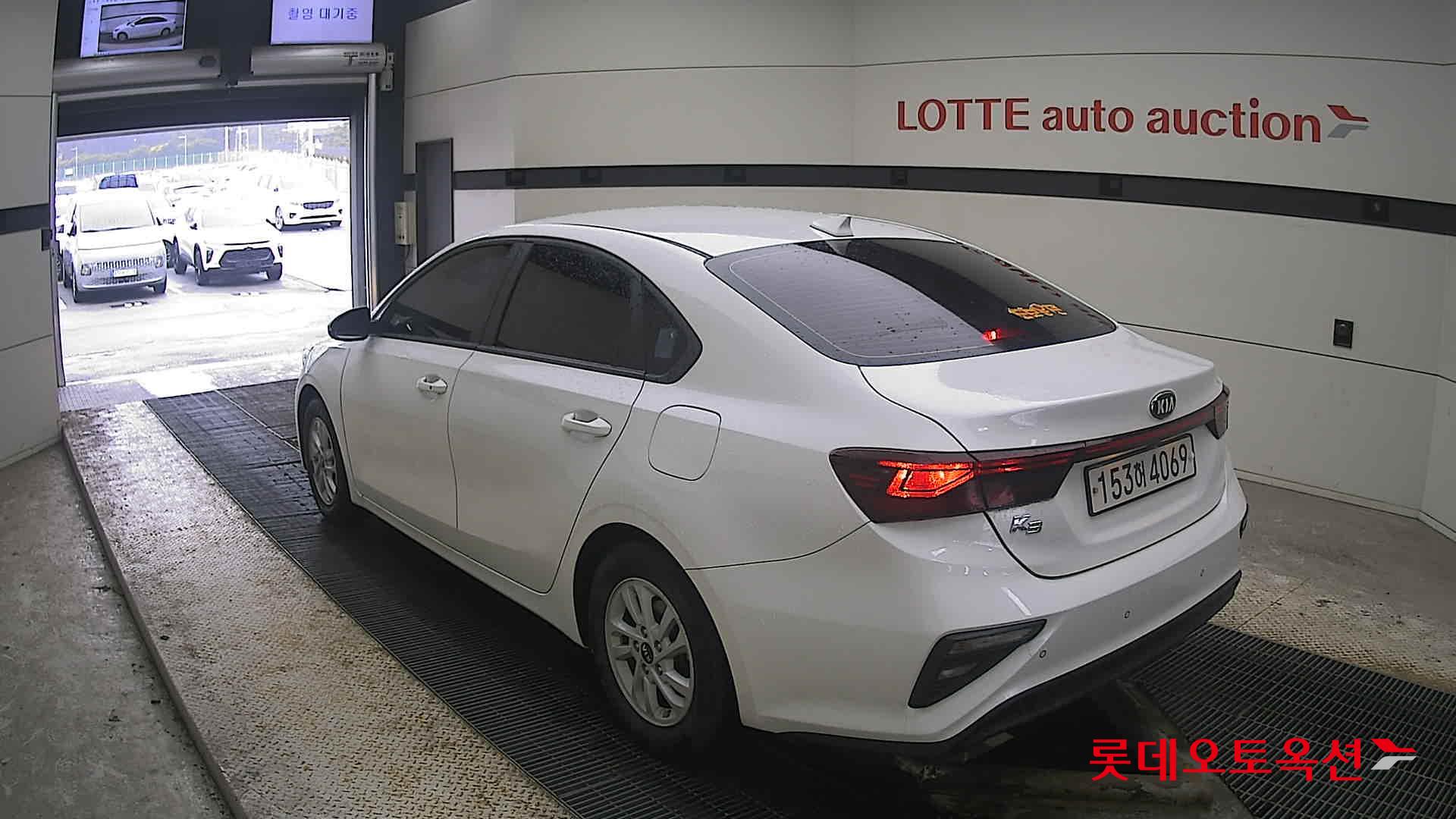 Kia K3 2021 Snow White Pearl из Кореи, фото 6