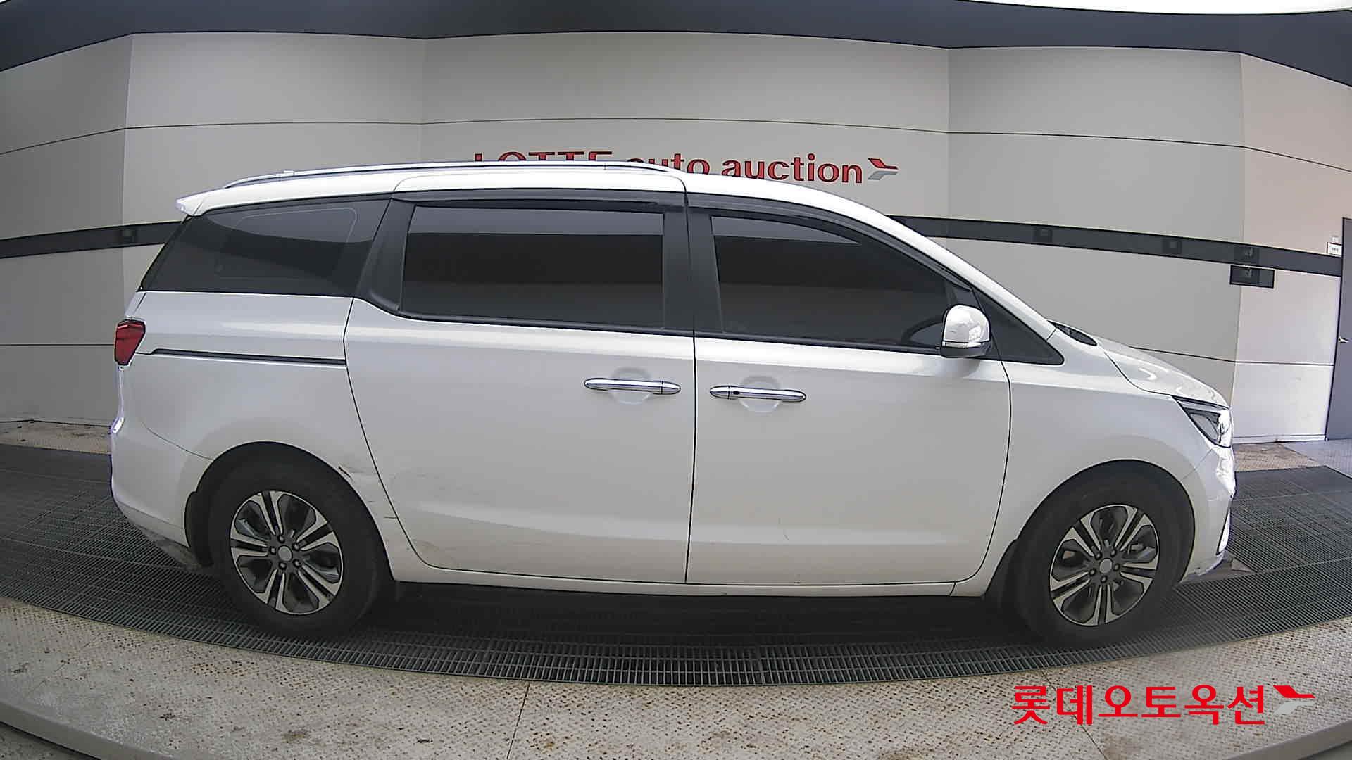 Kia Carnival 2020 Snow White Pearl (optional) из Кореи, фото 3