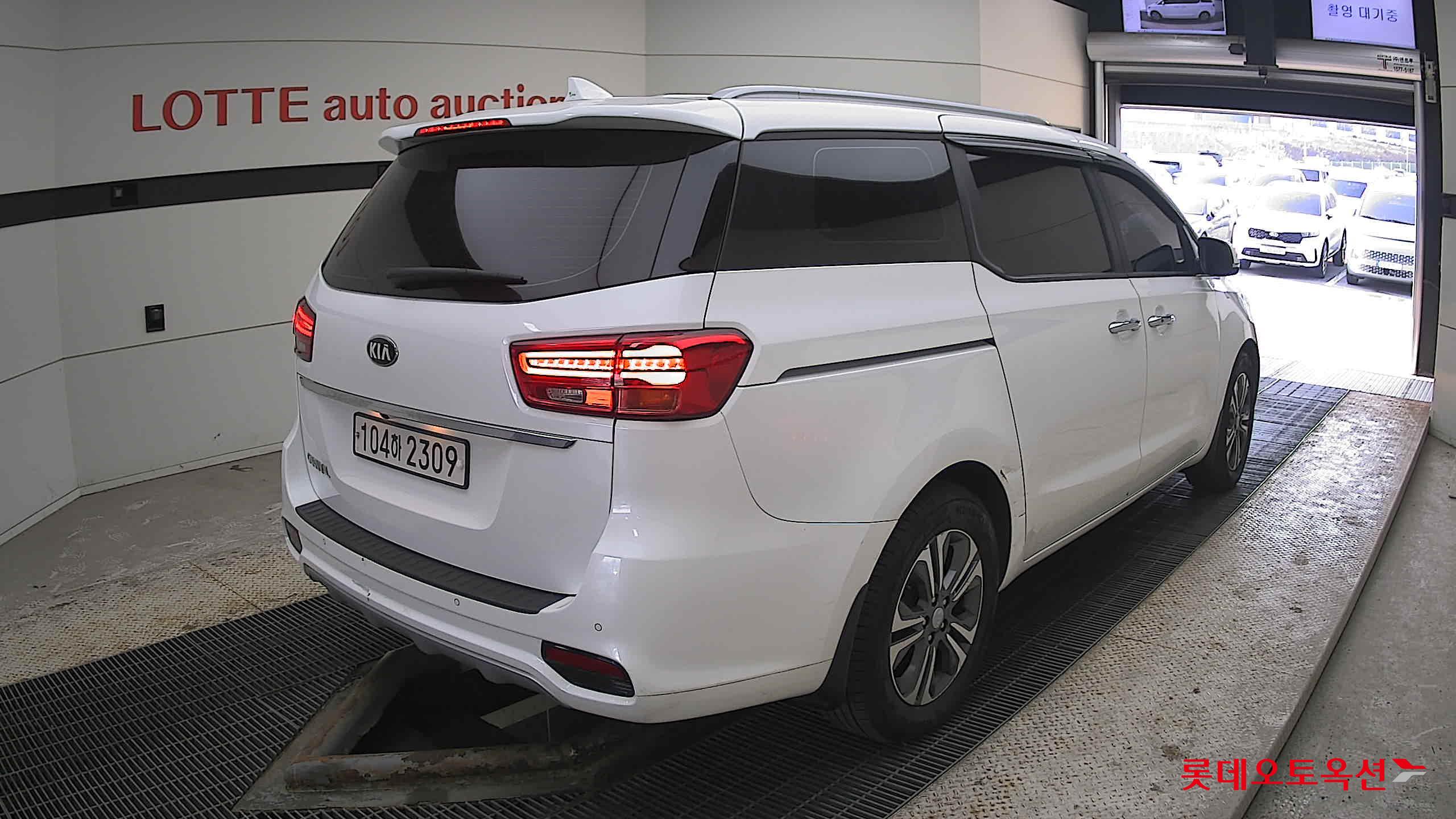Kia Carnival 2020 Snow White Pearl (optional) из Кореи, фото 4