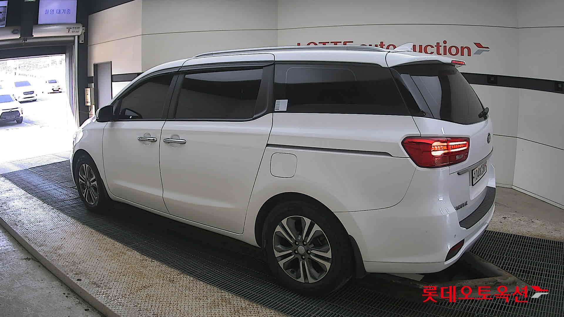 Kia Carnival id 3803752 из Кореи 10